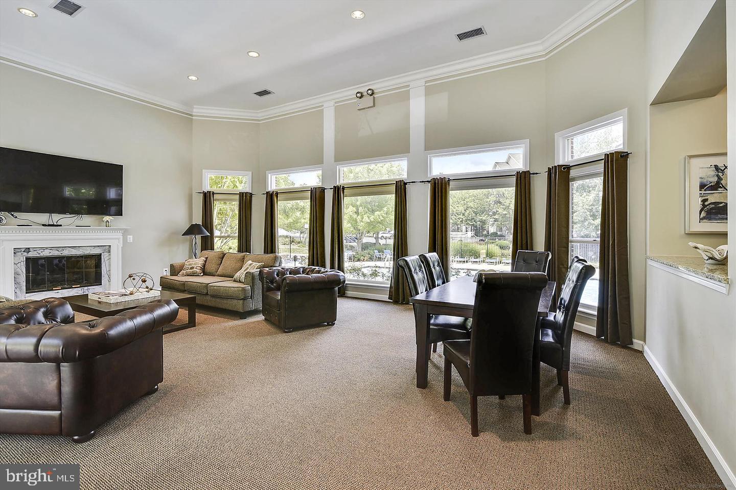 EDGEWATER AT TOWN CENTER - Residential