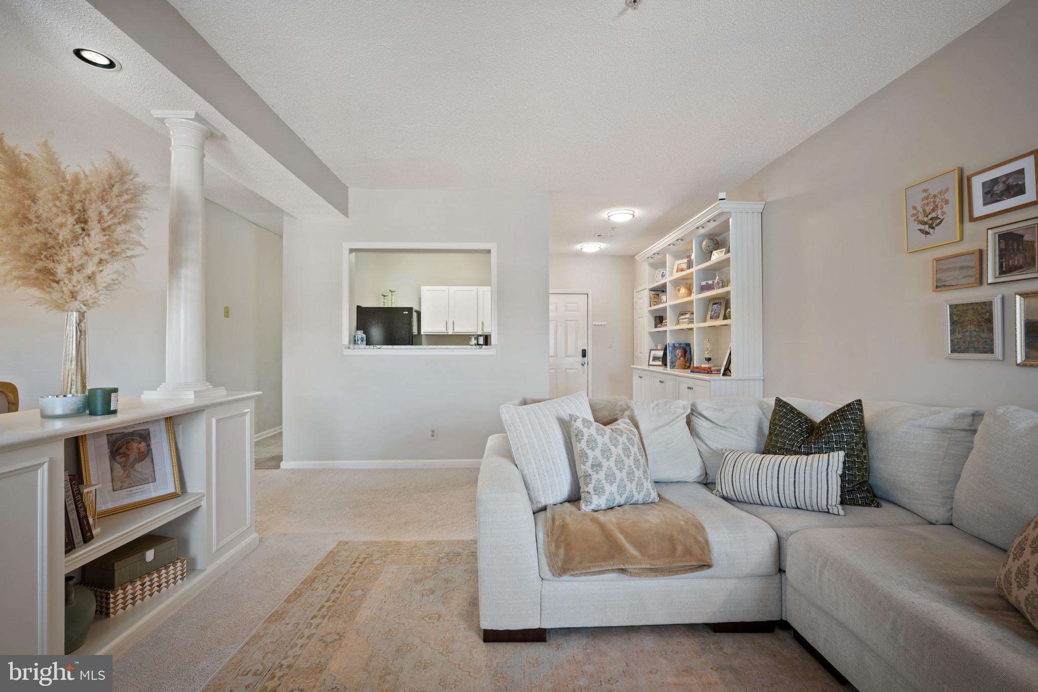 EDGEWATER AT TOWN CENTER - Residential