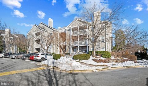 1724 LAKE SHORE CREST DRIVE 25 RESTON VA 20190