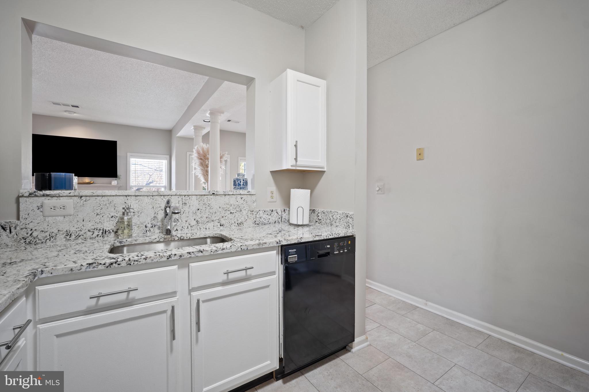 EDGEWATER AT TOWN CENTER - Residential