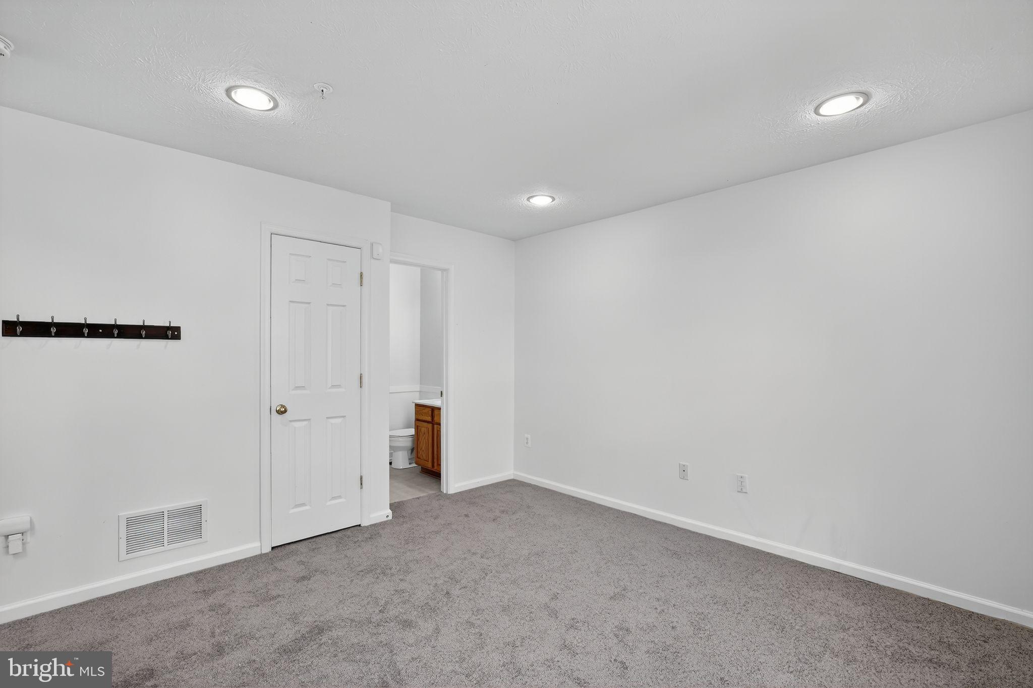 EATON SQUARE - Residential Lease