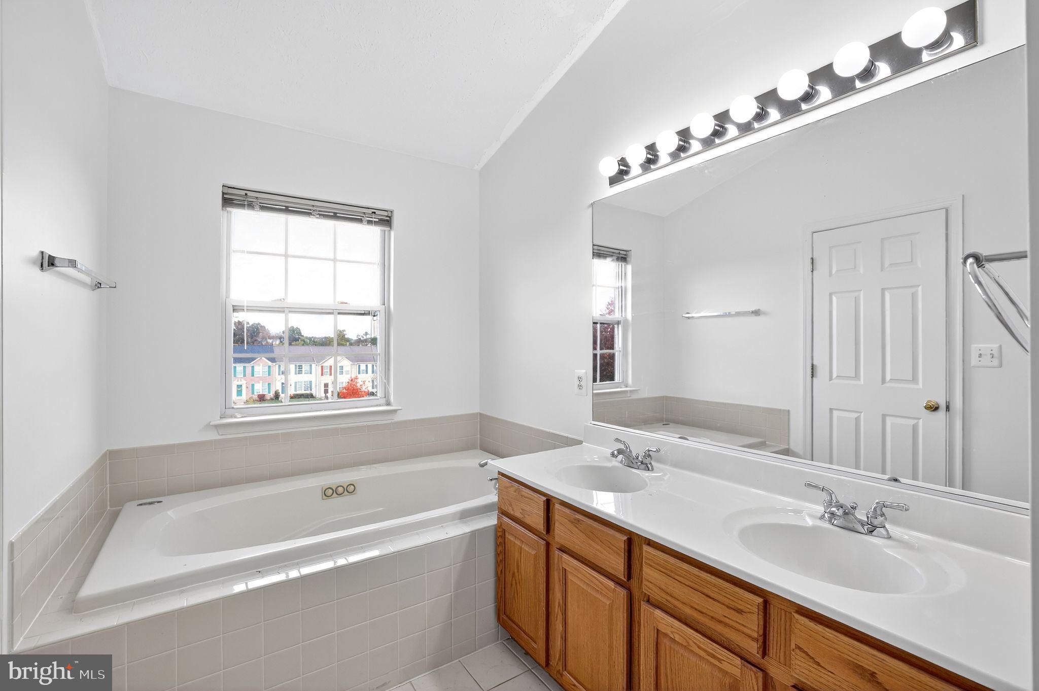 EATON SQUARE - Residential Lease