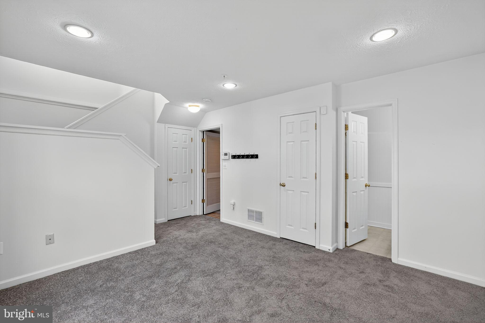 EATON SQUARE - Residential Lease