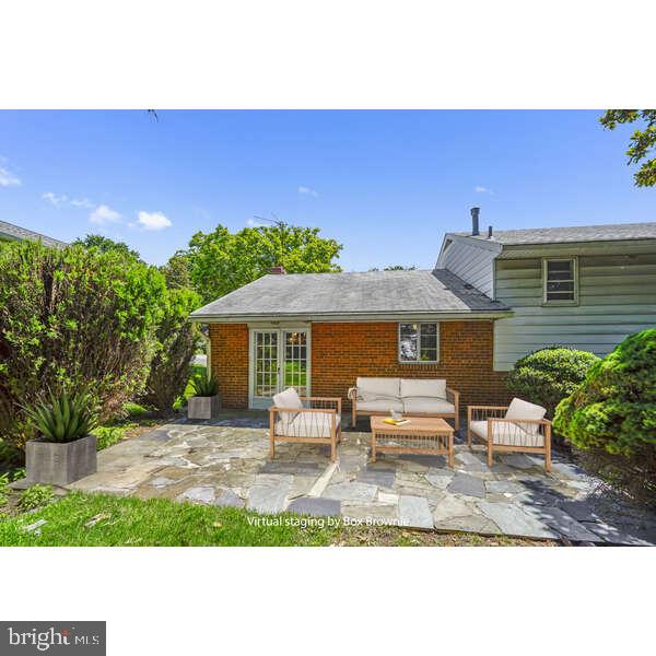 CRESTWOOD MANOR - Residential