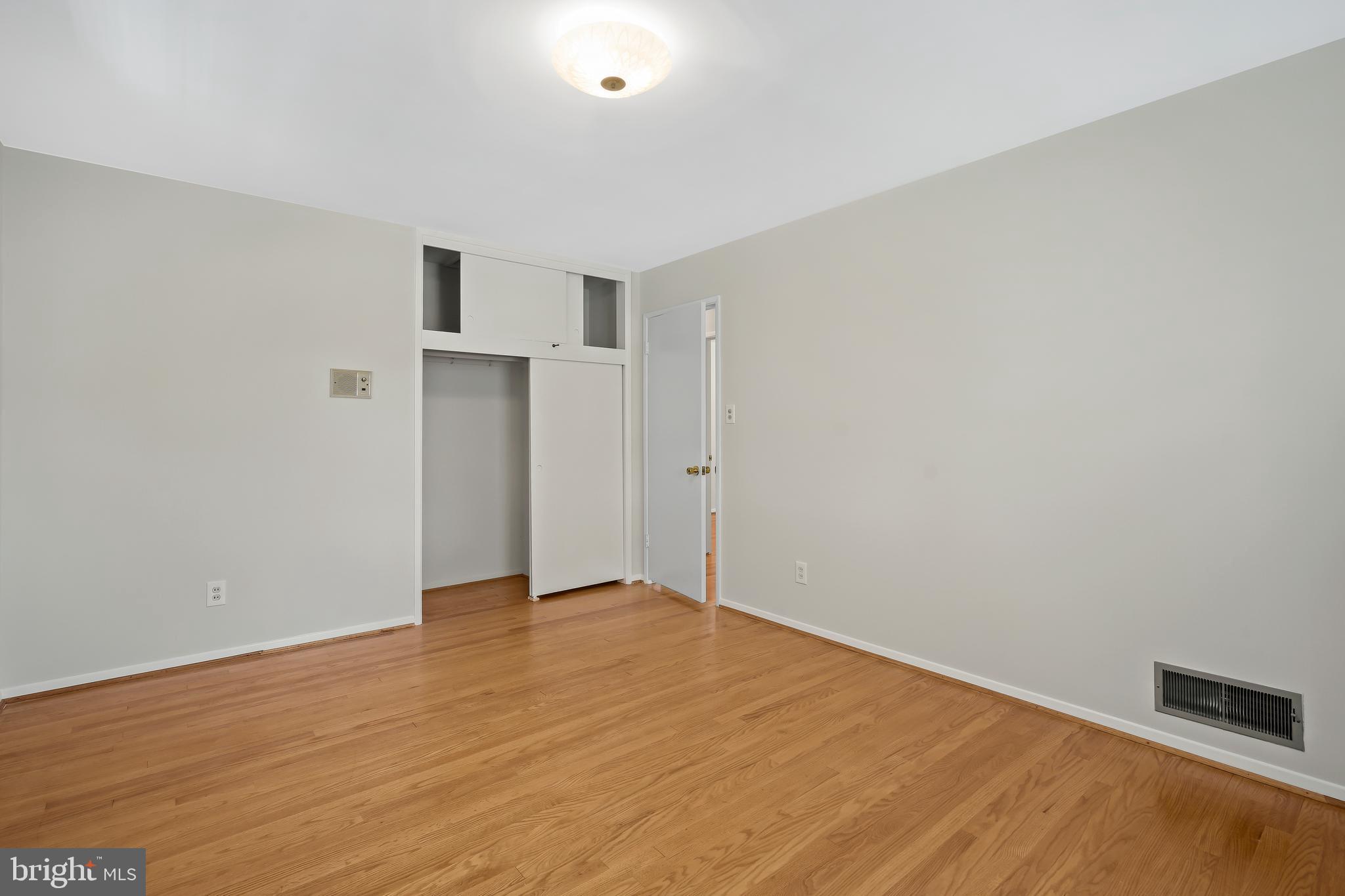 CRESTWOOD MANOR - Residential