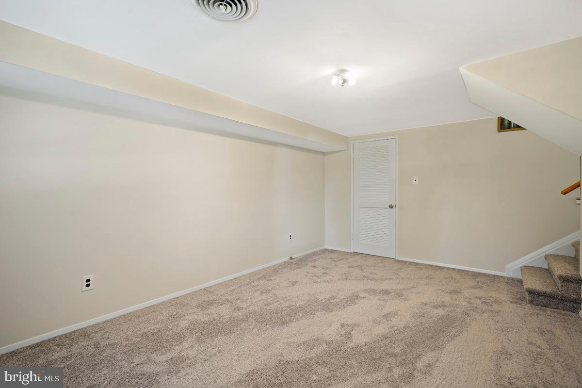 CRESTWOOD MANOR - Residential