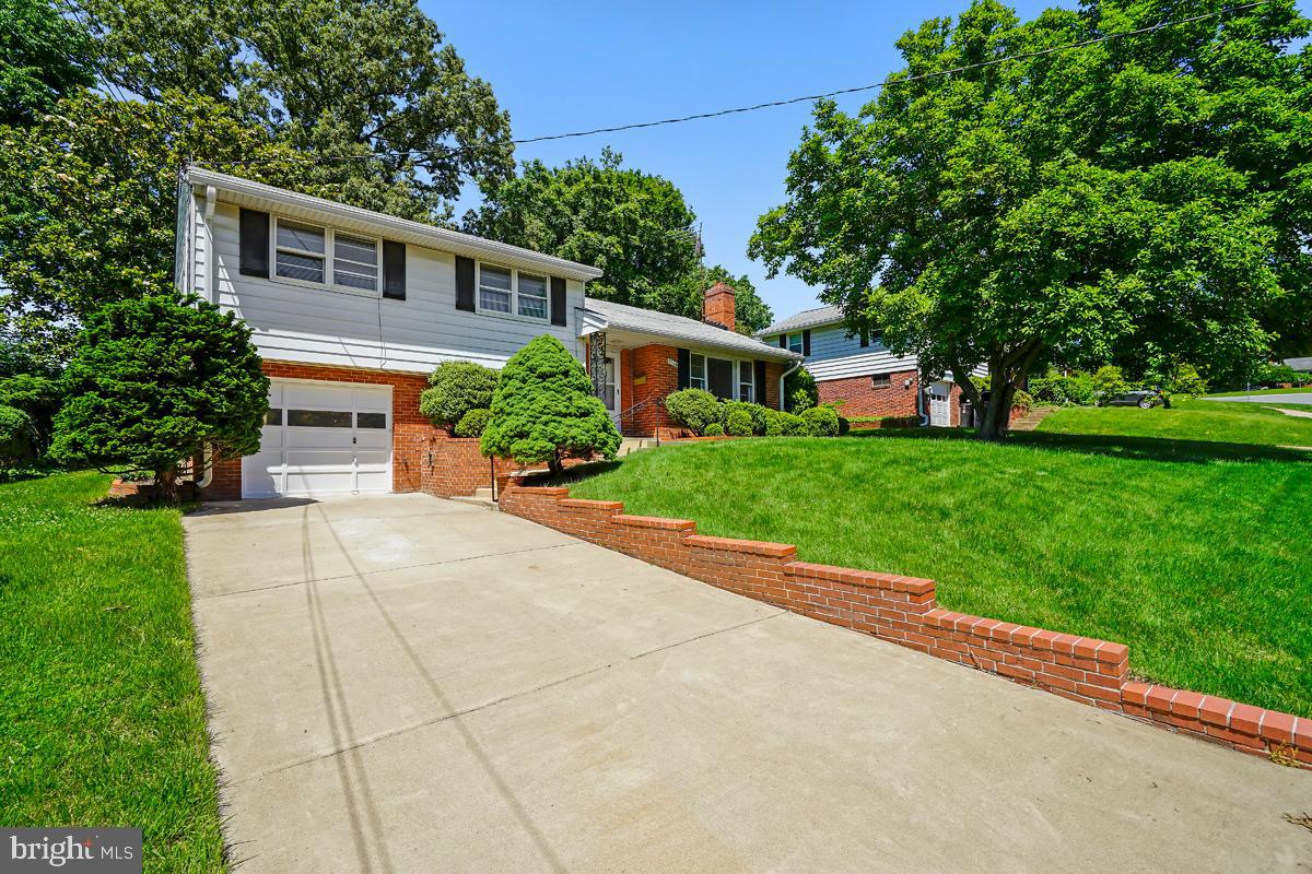 CRESTWOOD MANOR - Residential