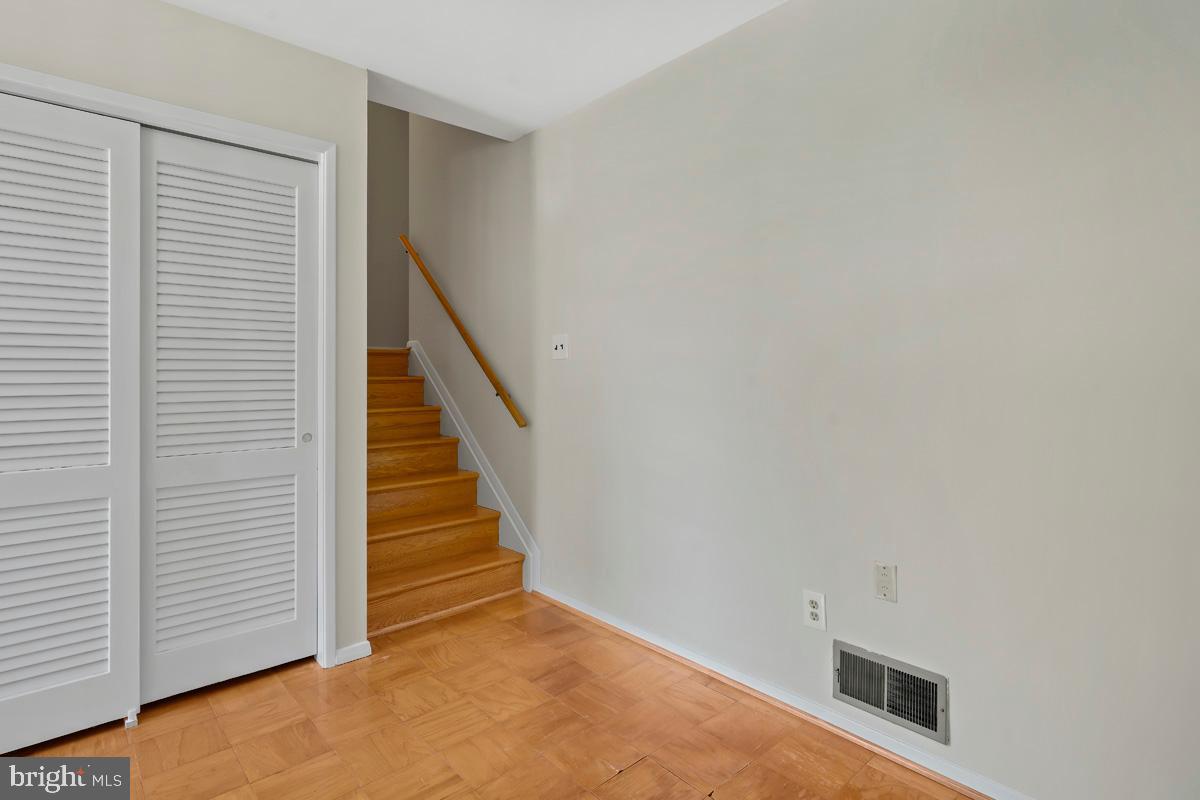 CRESTWOOD MANOR - Residential