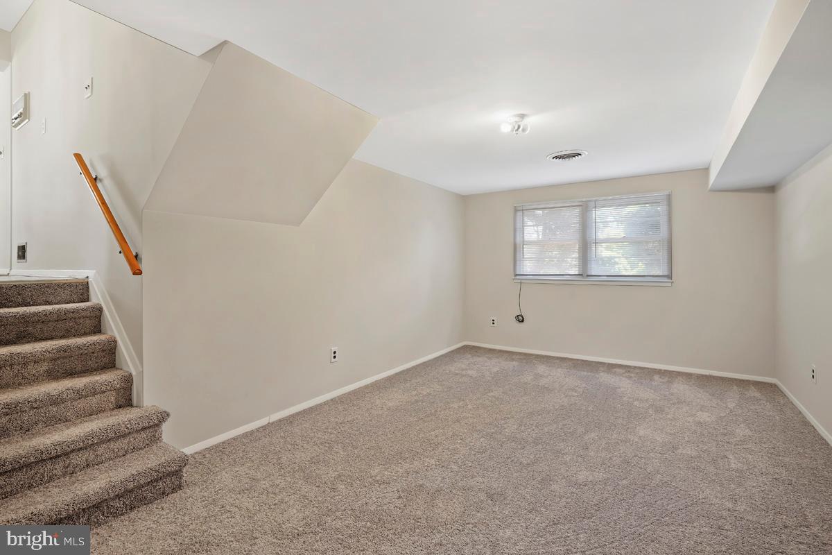 CRESTWOOD MANOR - Residential