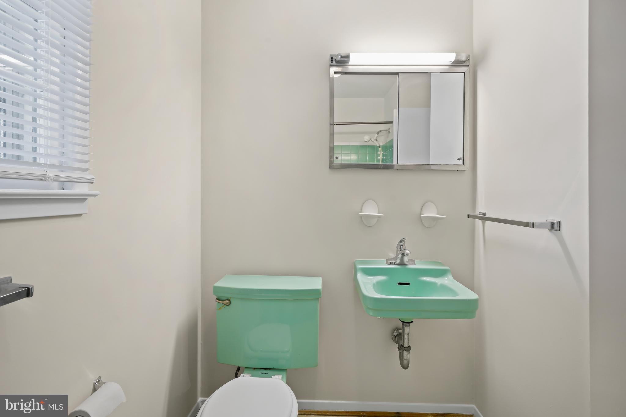 CRESTWOOD MANOR - Residential