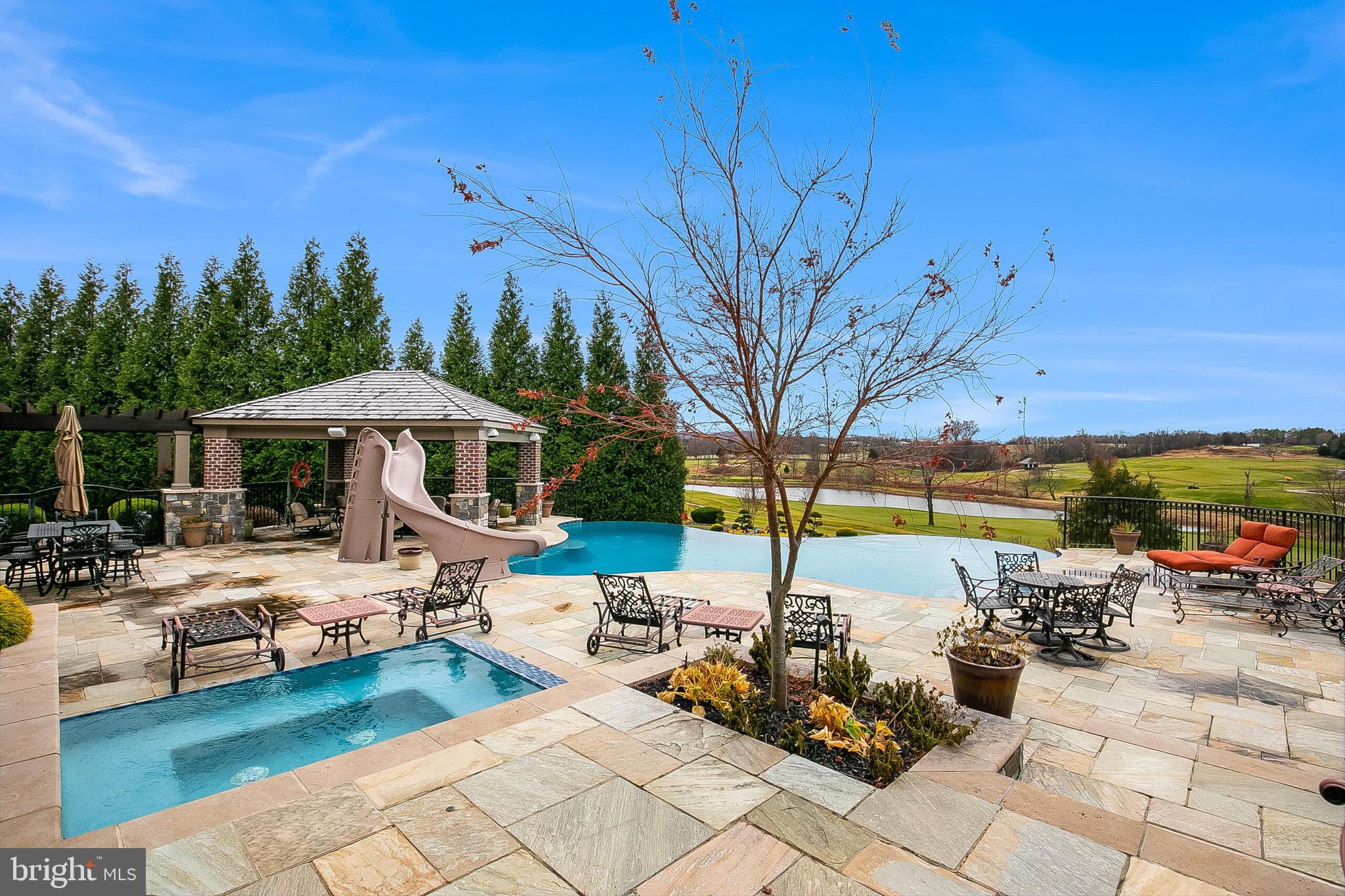 CREIGHTON FARMS - Residential