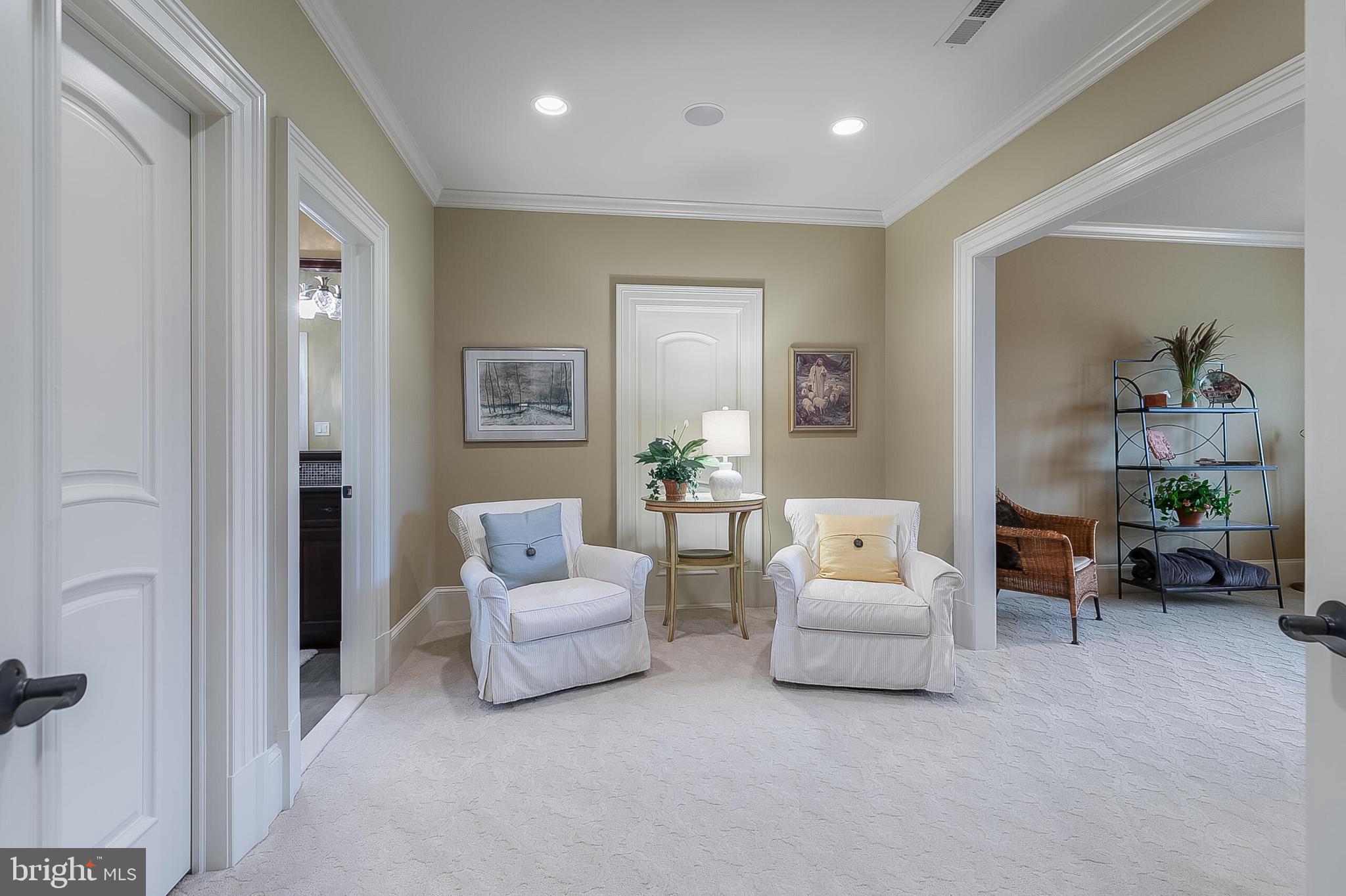 CREIGHTON FARMS - Residential