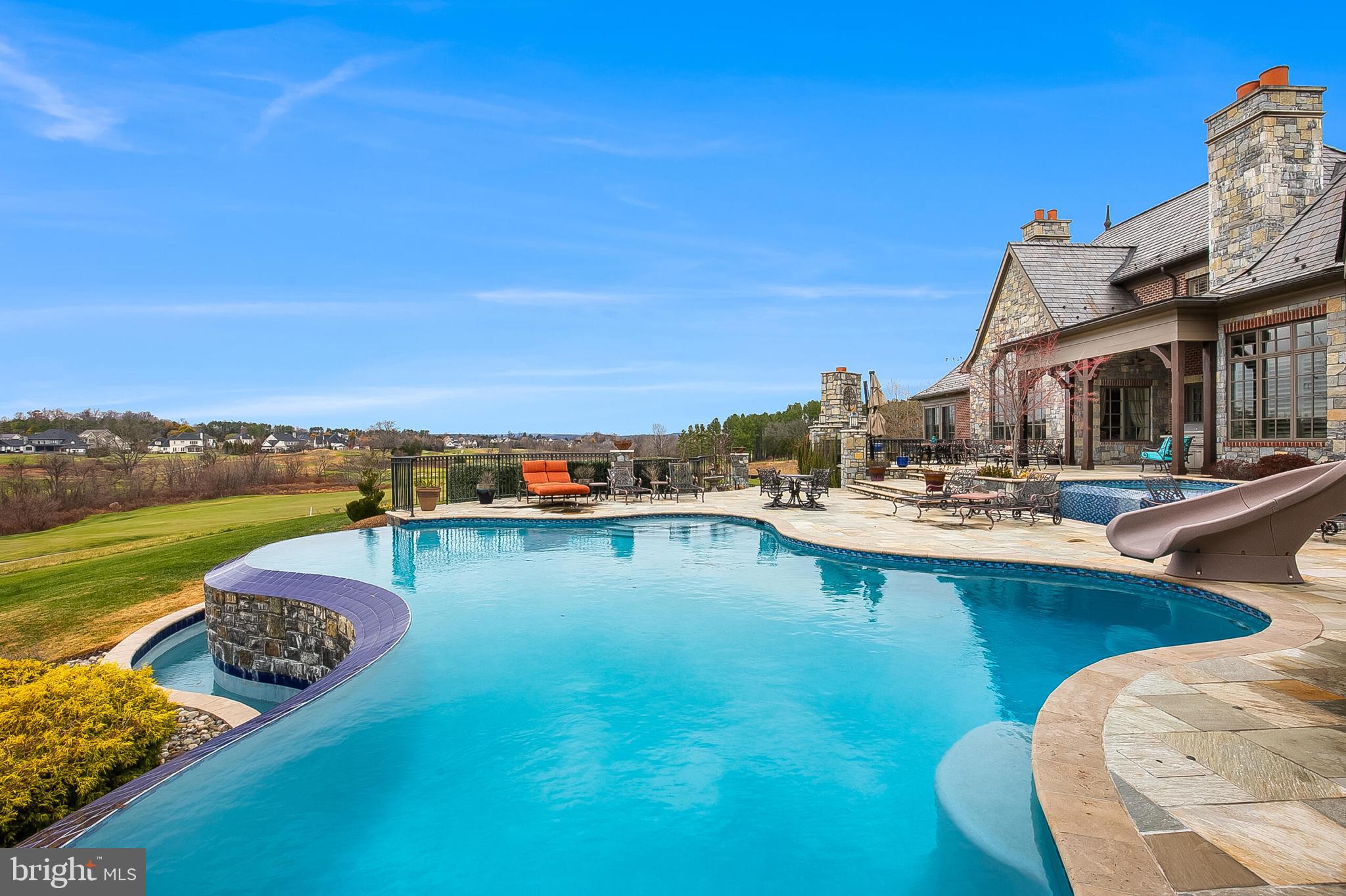 CREIGHTON FARMS - Residential