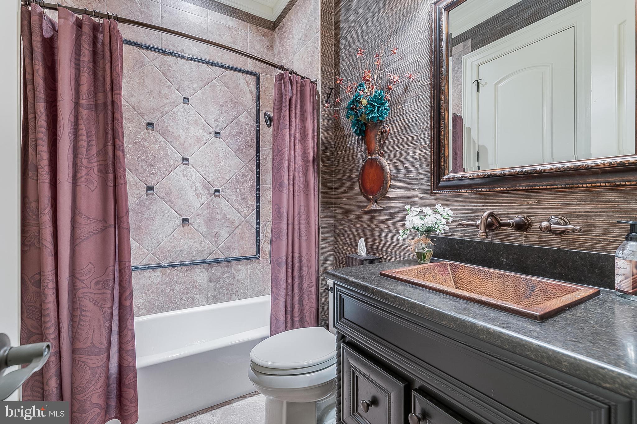 CREIGHTON FARMS - Residential