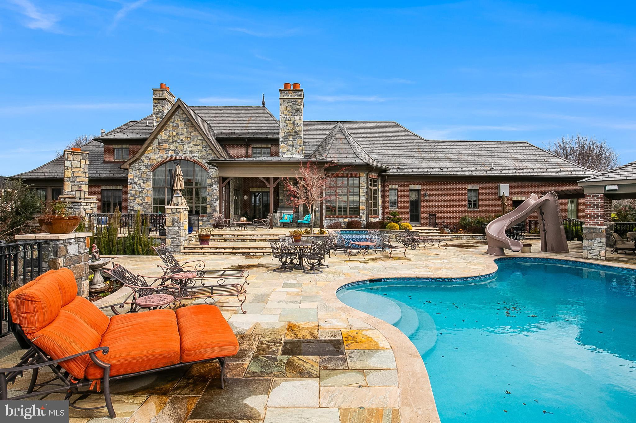 CREIGHTON FARMS - Residential