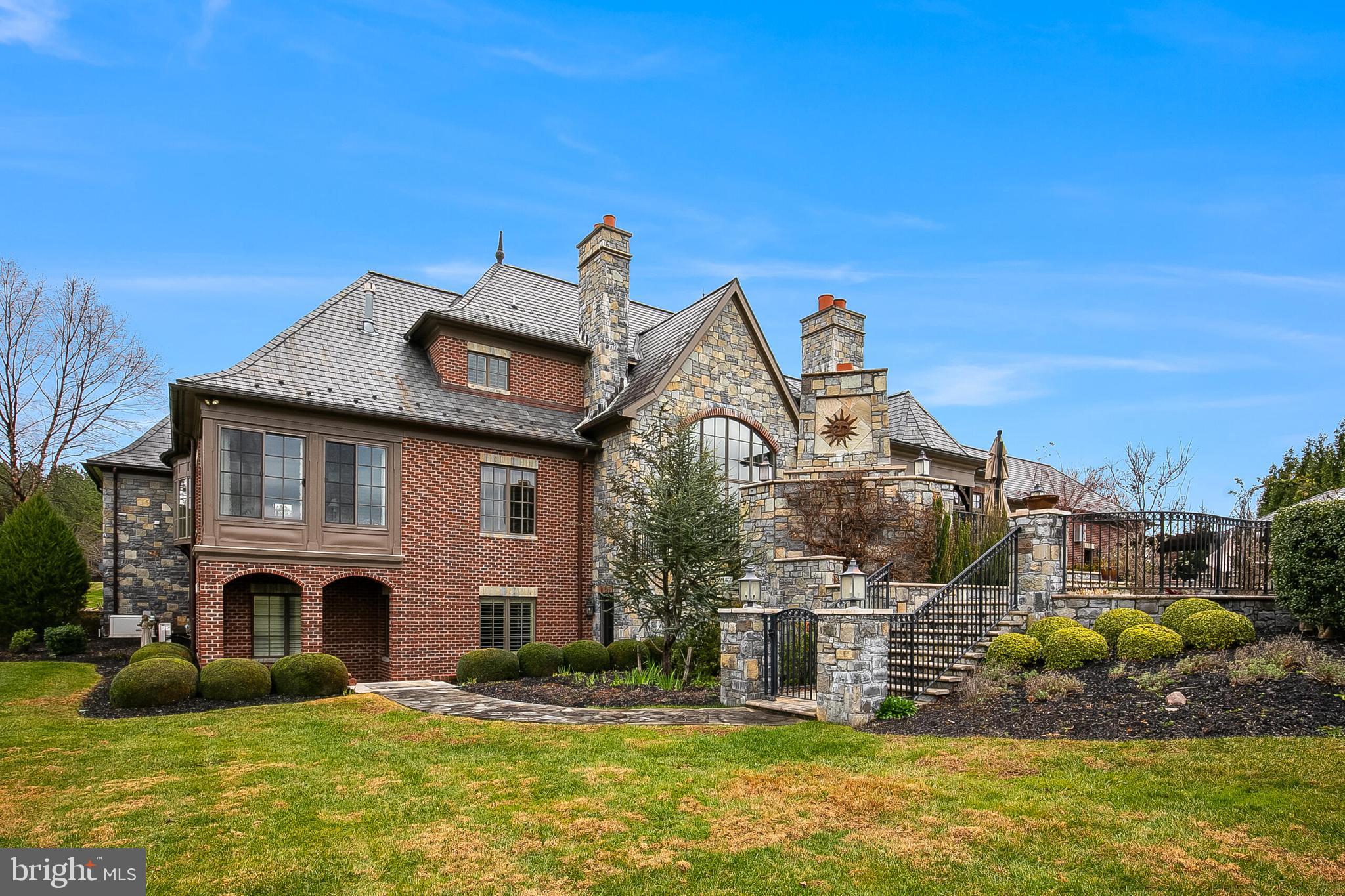 CREIGHTON FARMS - Residential