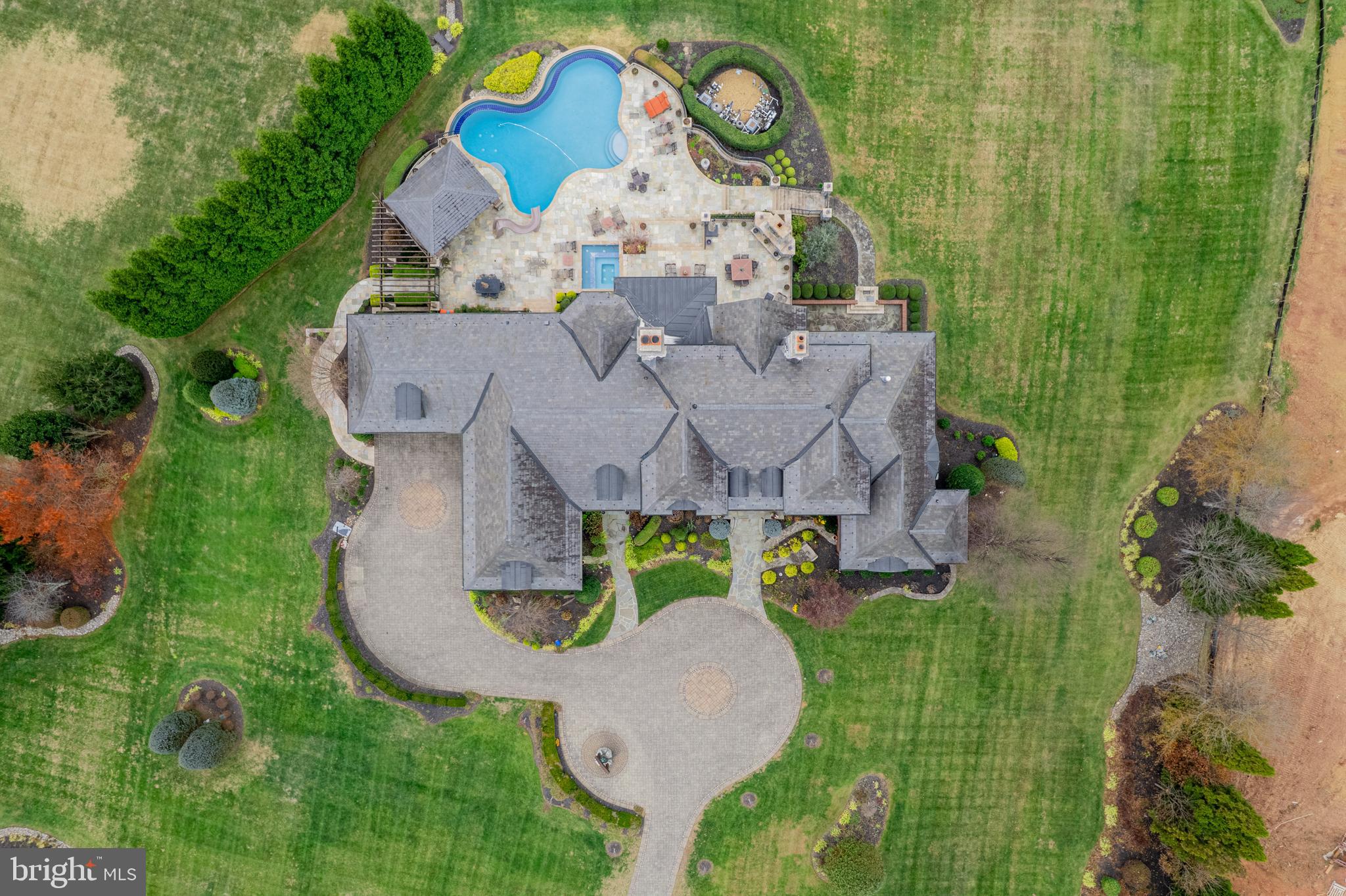 CREIGHTON FARMS - Residential