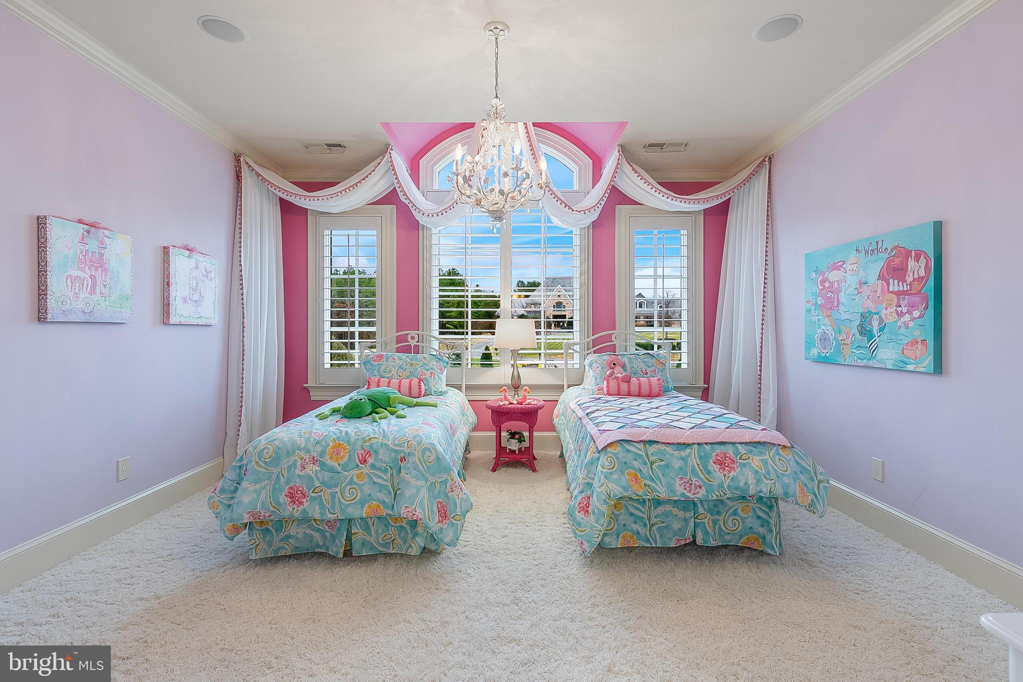 CREIGHTON FARMS - Residential