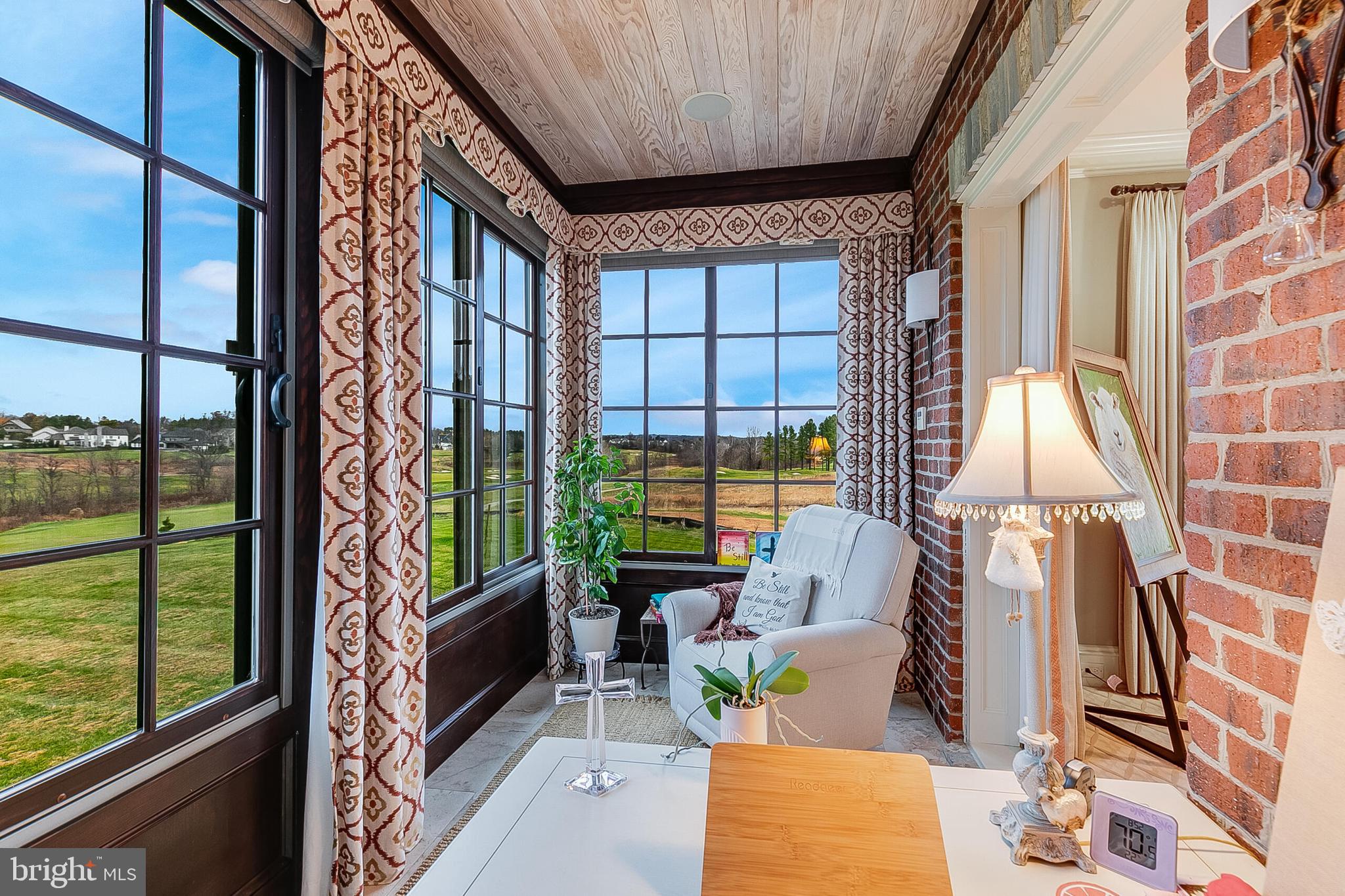 CREIGHTON FARMS - Residential