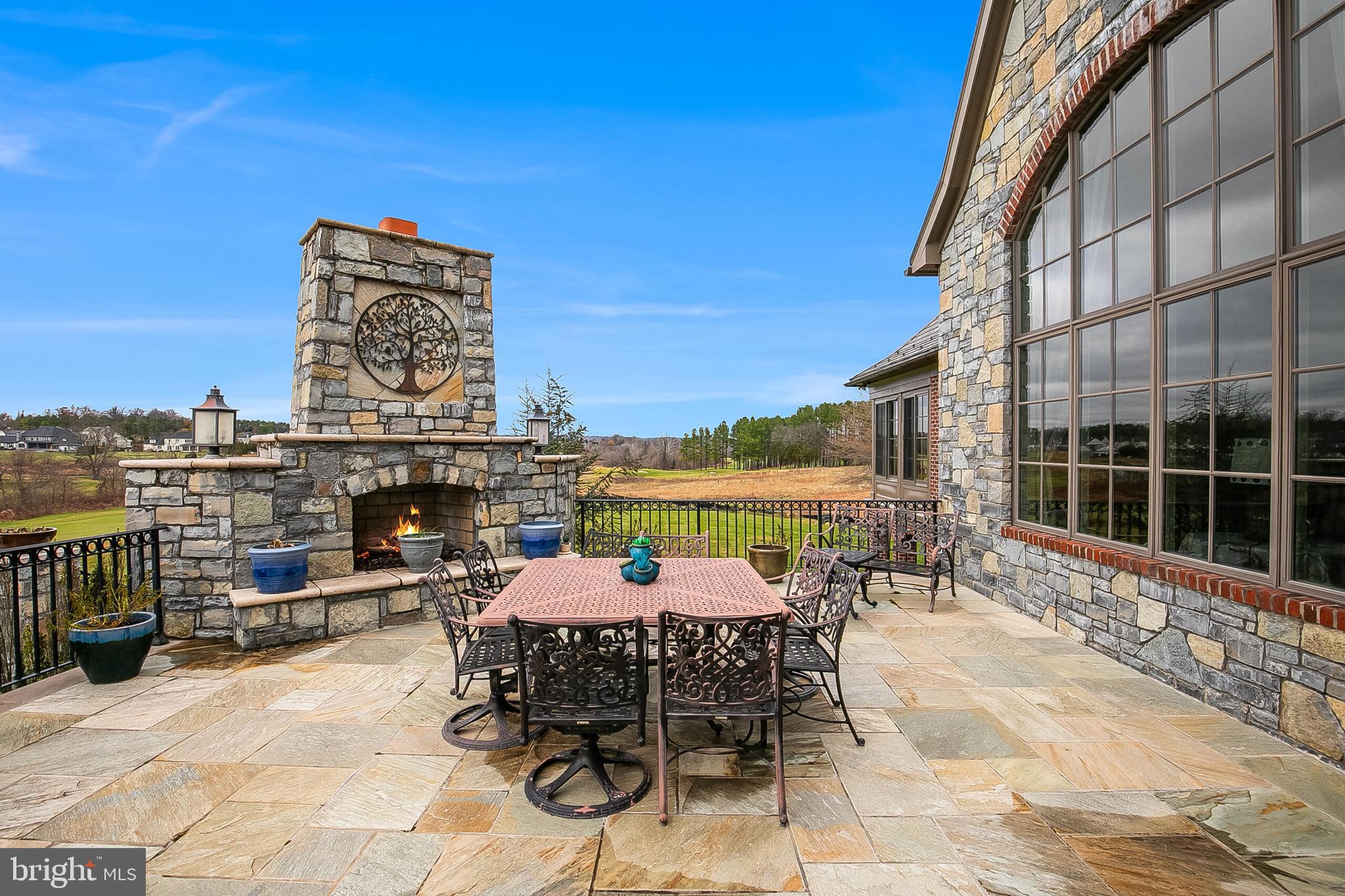 CREIGHTON FARMS - Residential