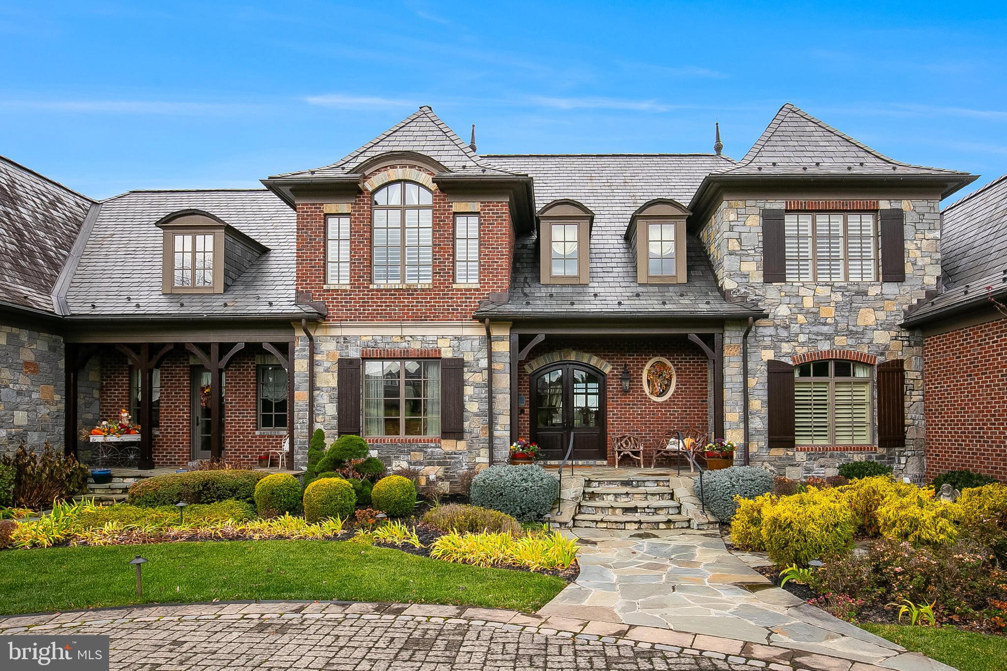 CREIGHTON FARMS - Residential