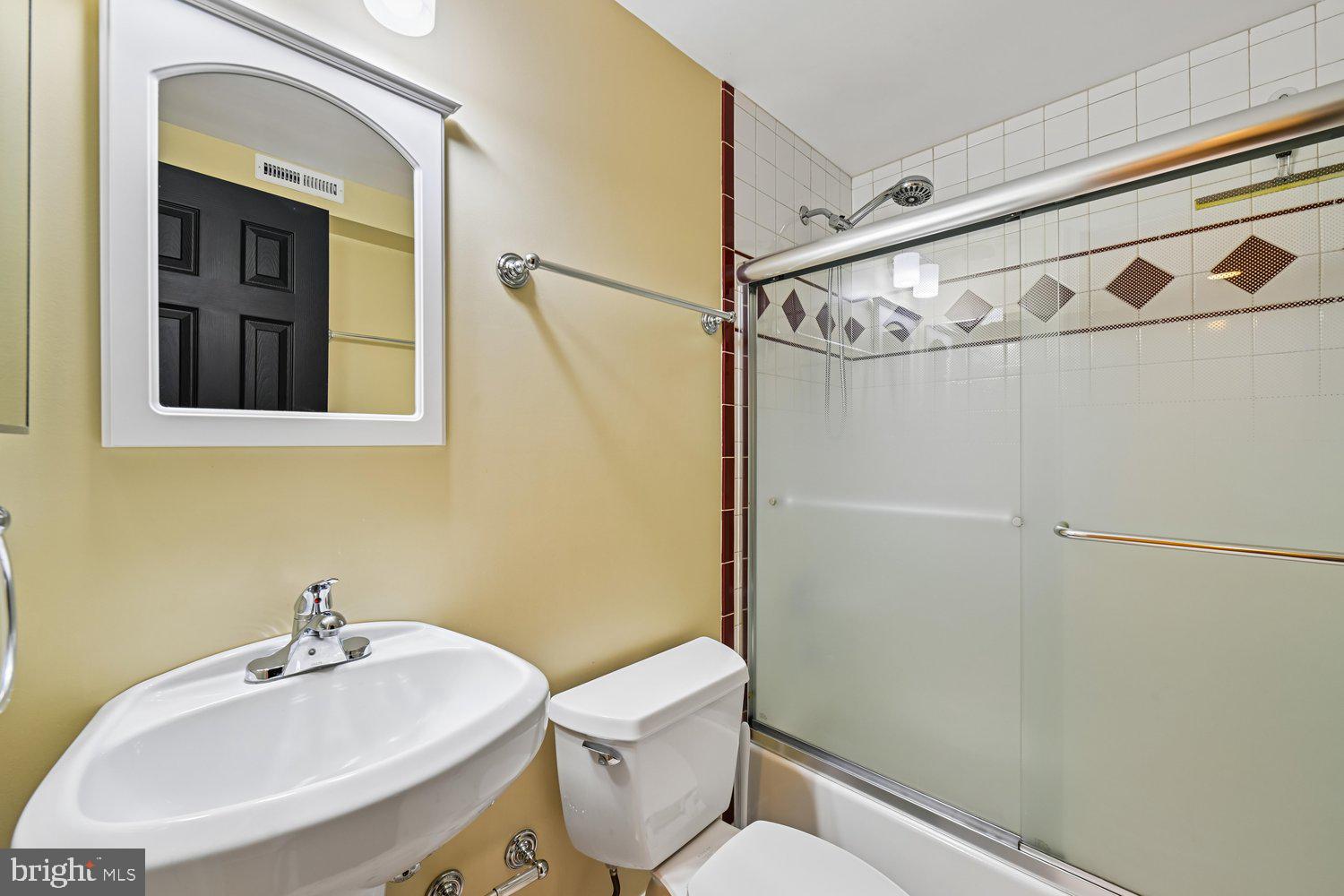 CALVERTON - Residential