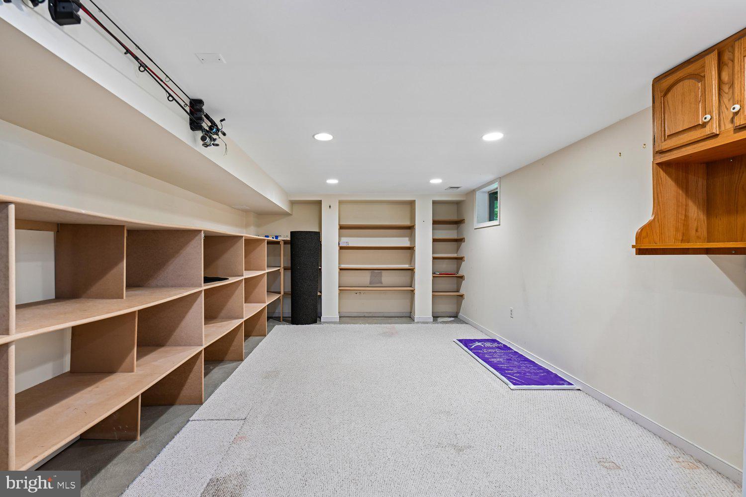 CALVERTON - Residential