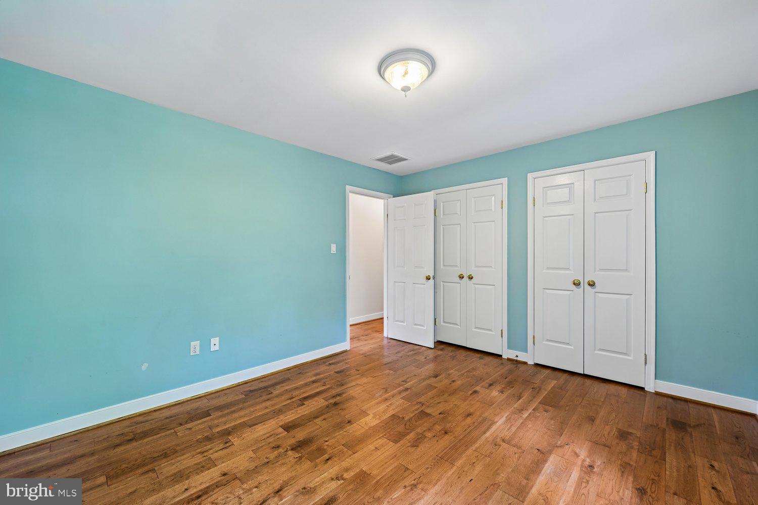 CALVERTON - Residential