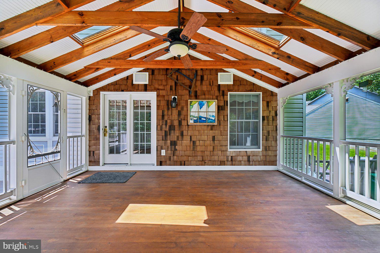 CALVERTON - Residential