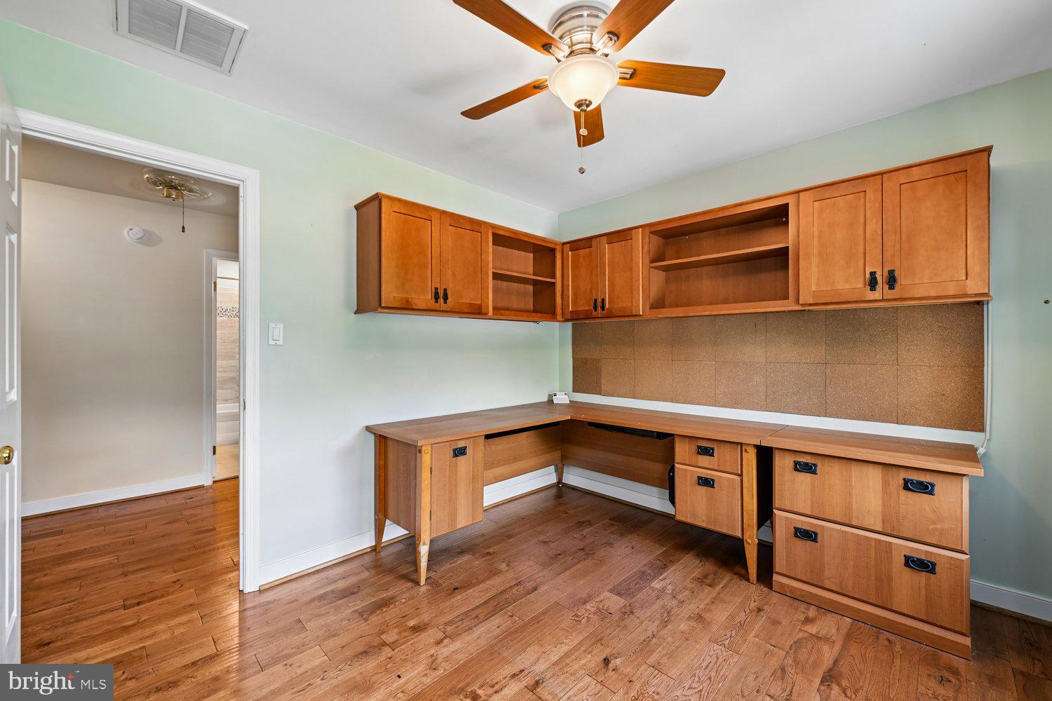 CALVERTON - Residential