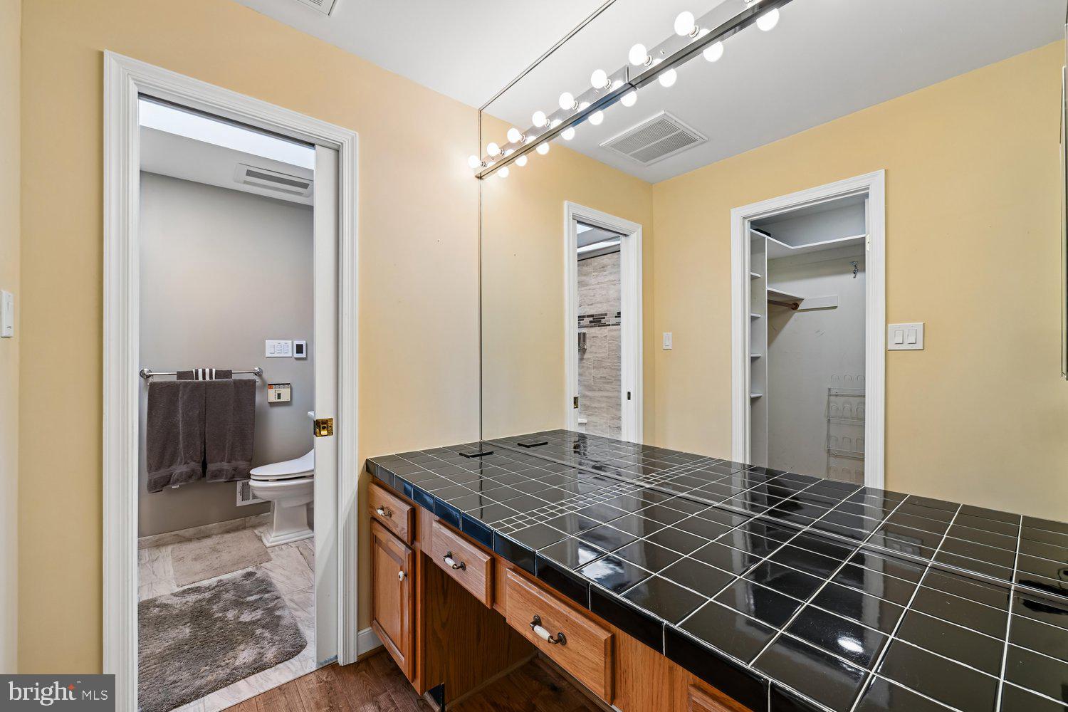 CALVERTON - Residential