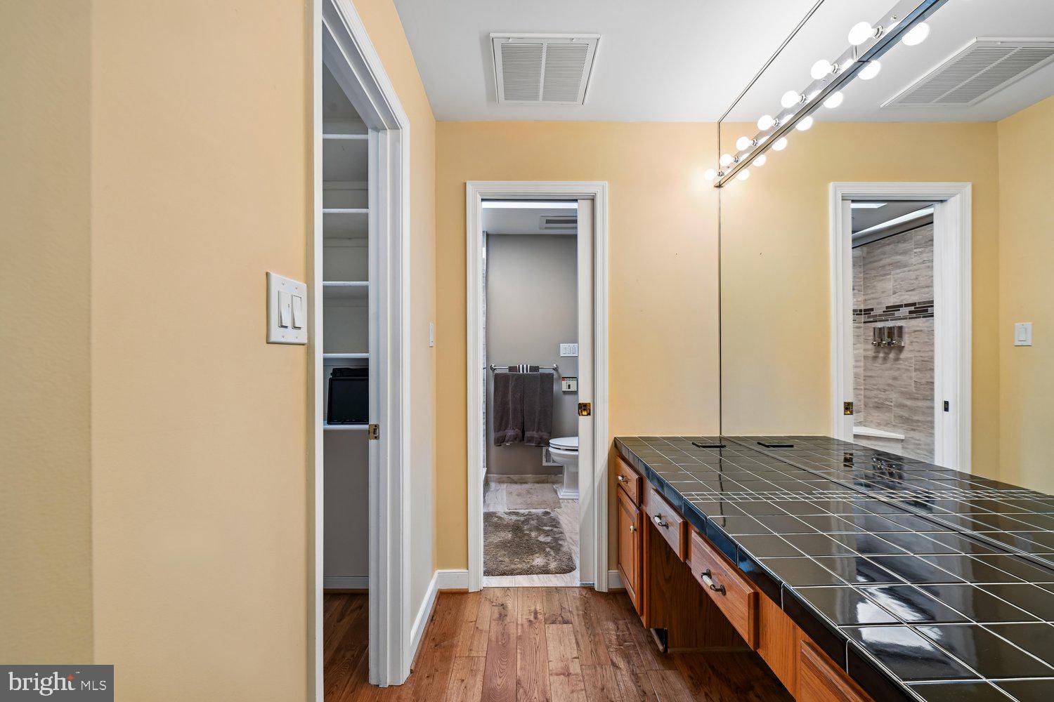 CALVERTON - Residential