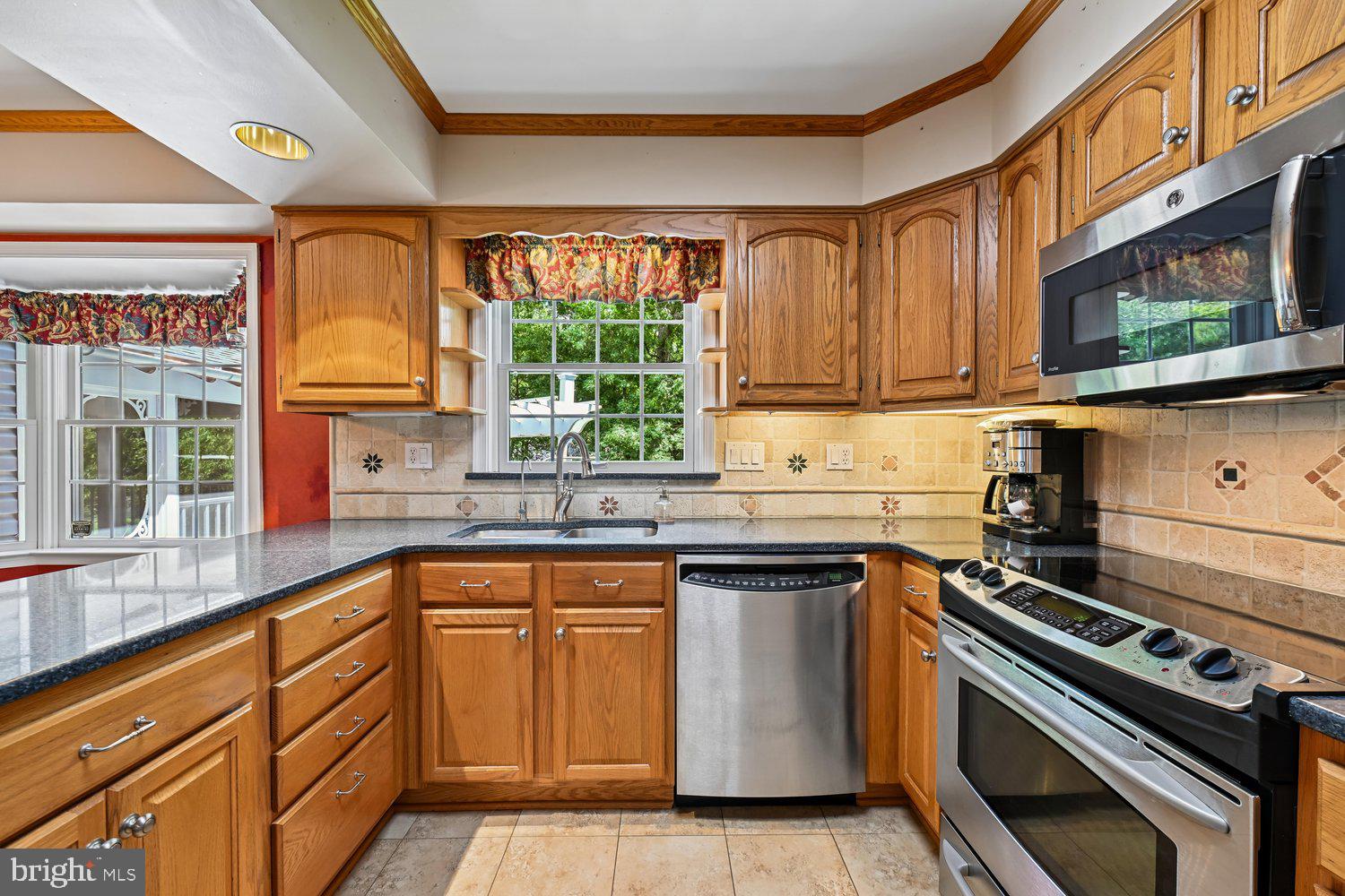 CALVERTON - Residential