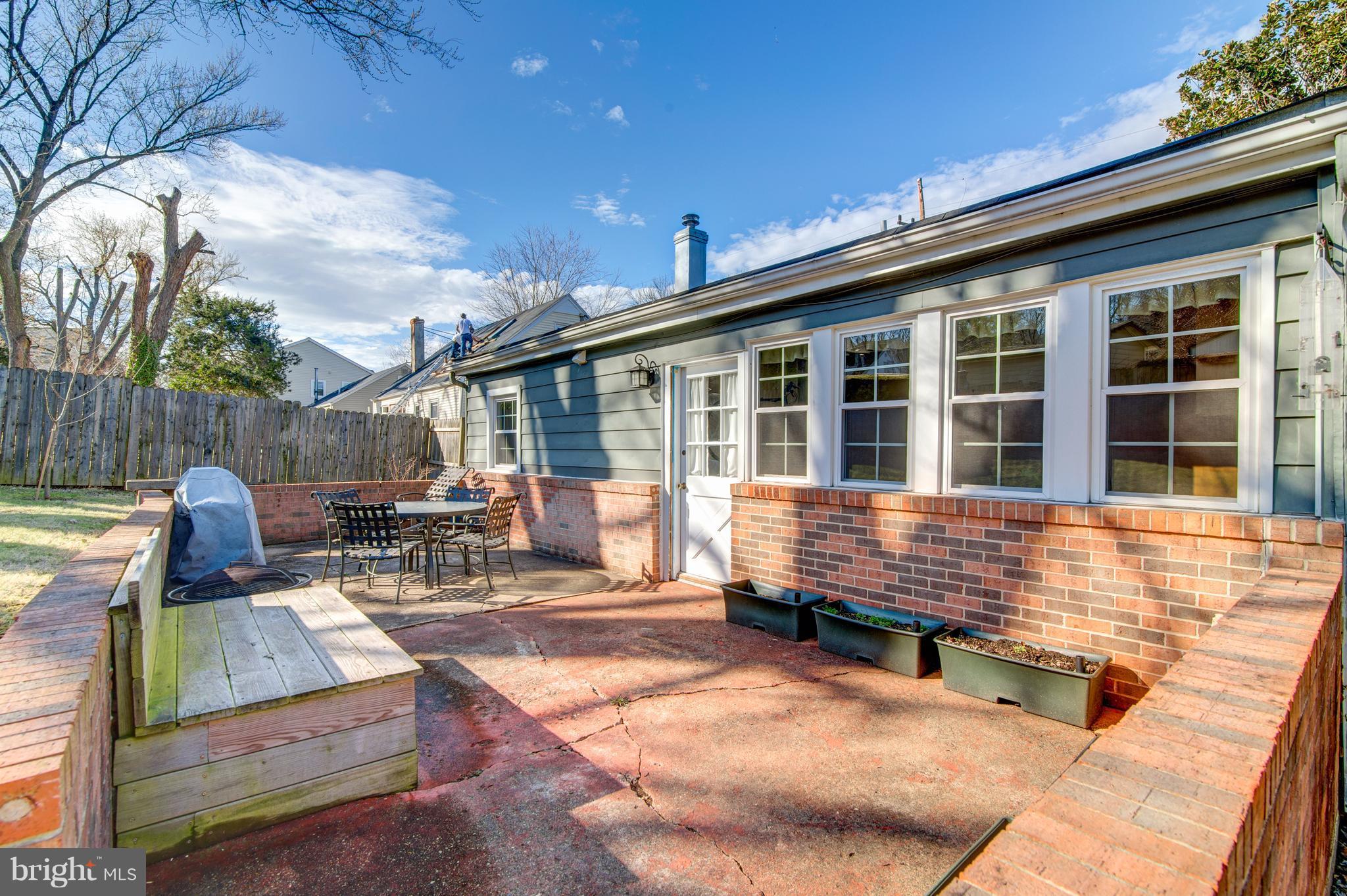 BURGUNDY VILLAGE - Residential