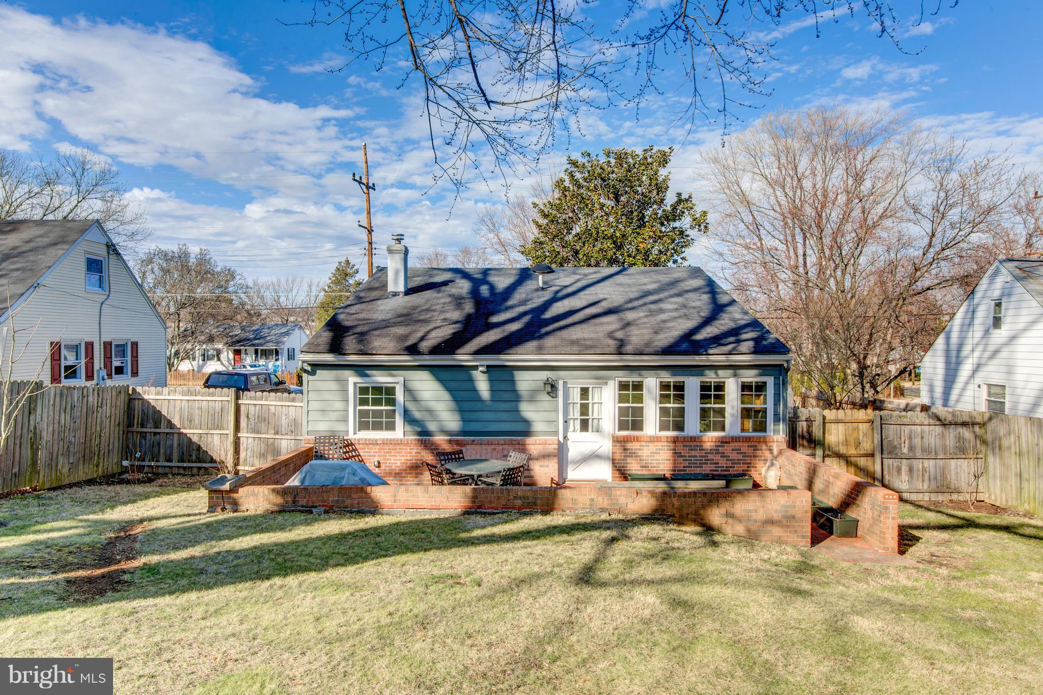 BURGUNDY VILLAGE - Residential