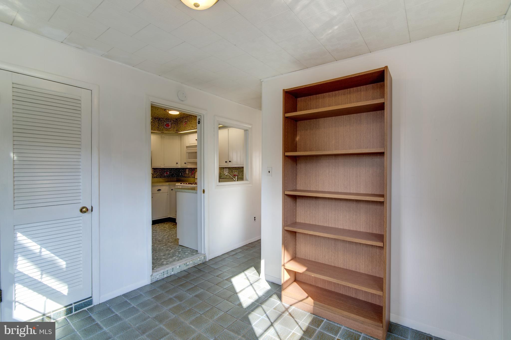 BURGUNDY VILLAGE - Residential