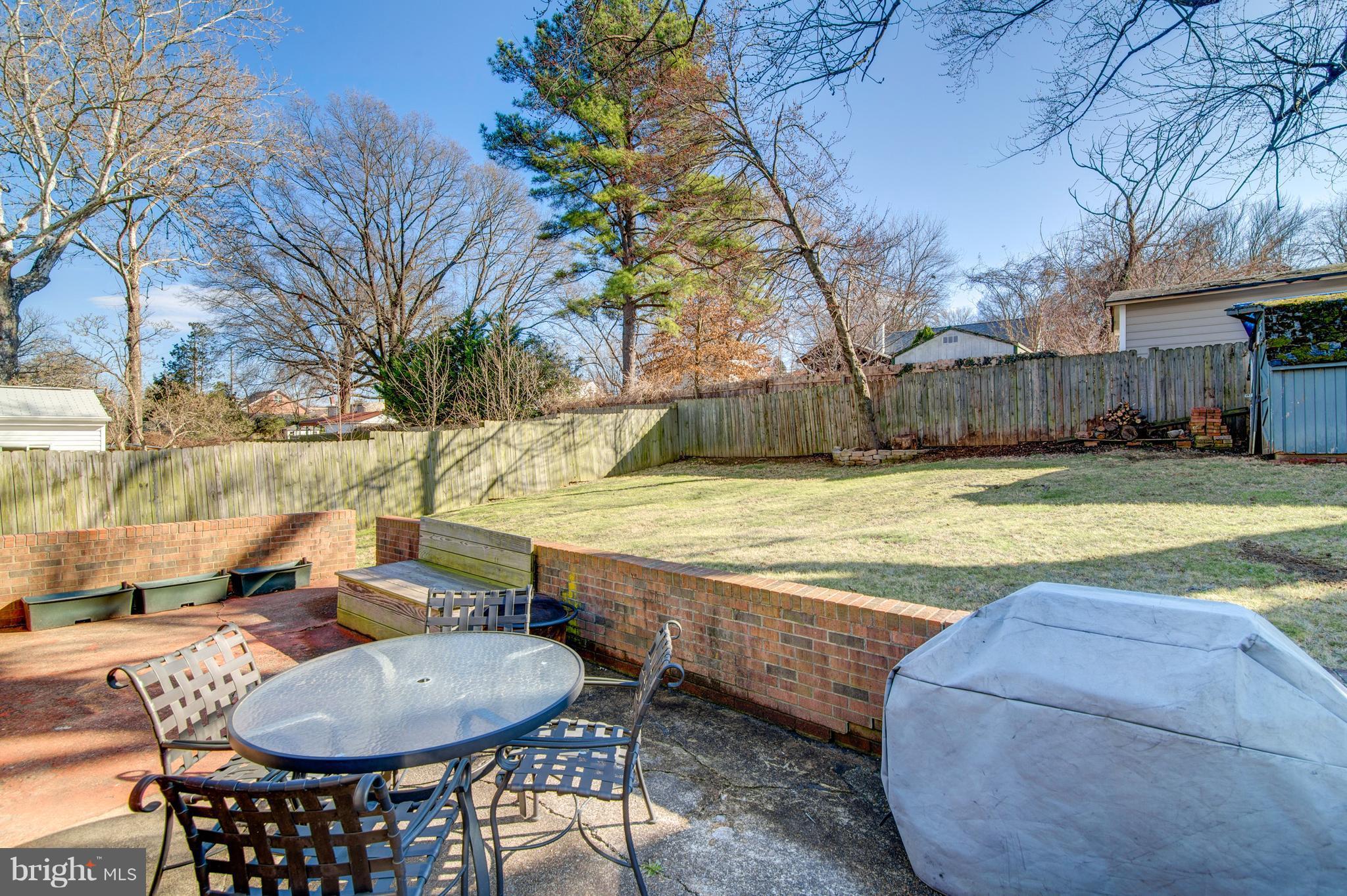 BURGUNDY VILLAGE - Residential