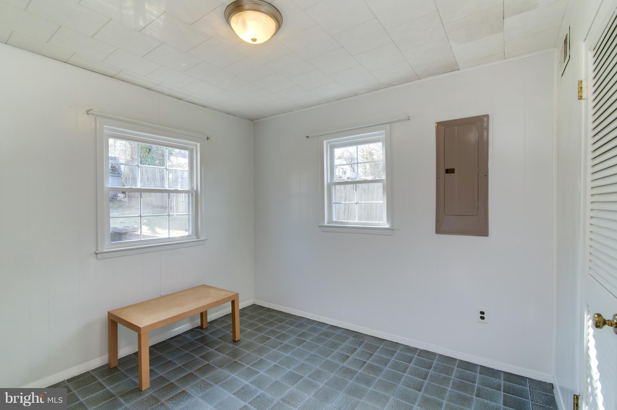 BURGUNDY VILLAGE - Residential