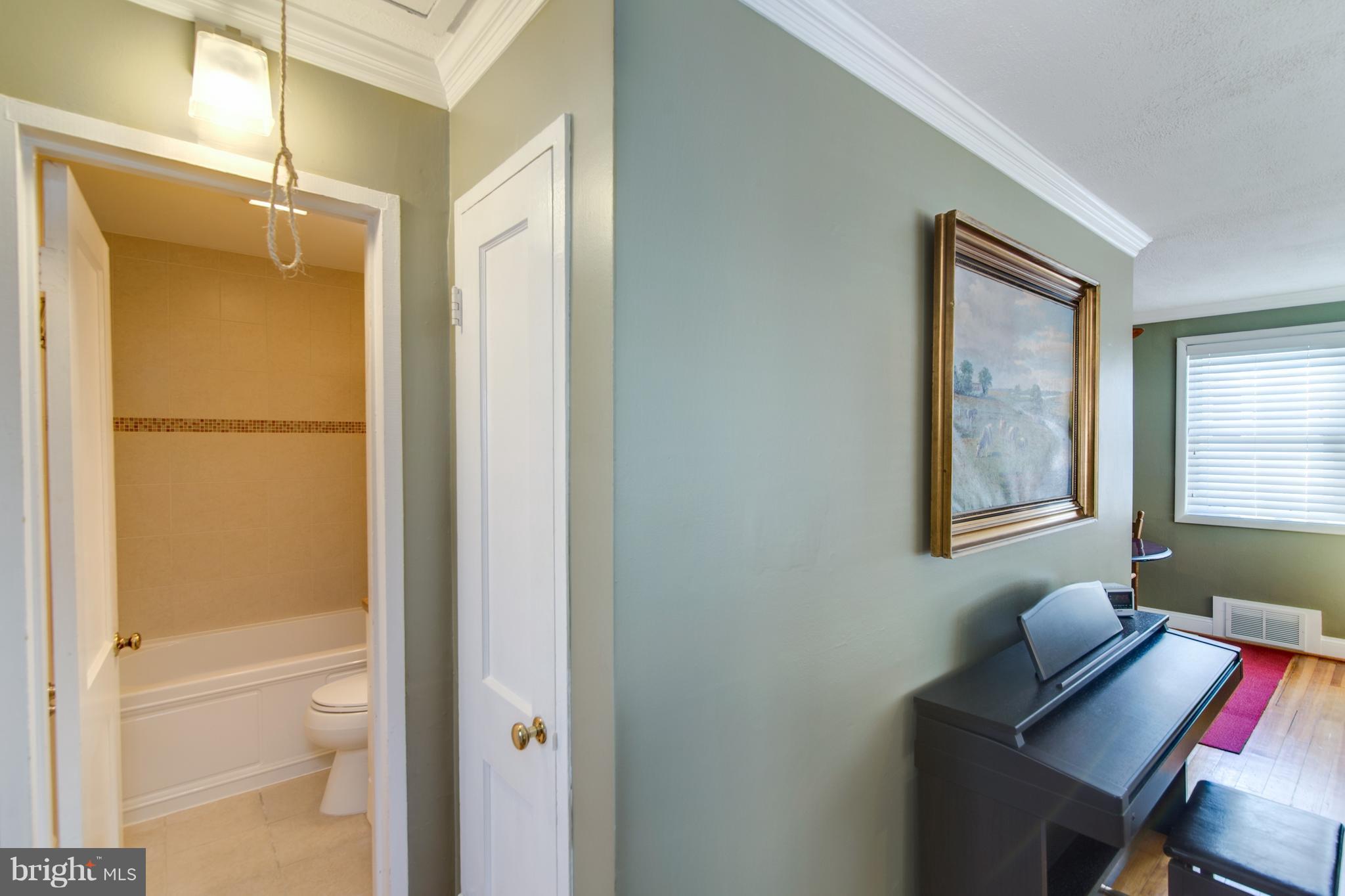 BURGUNDY VILLAGE - Residential