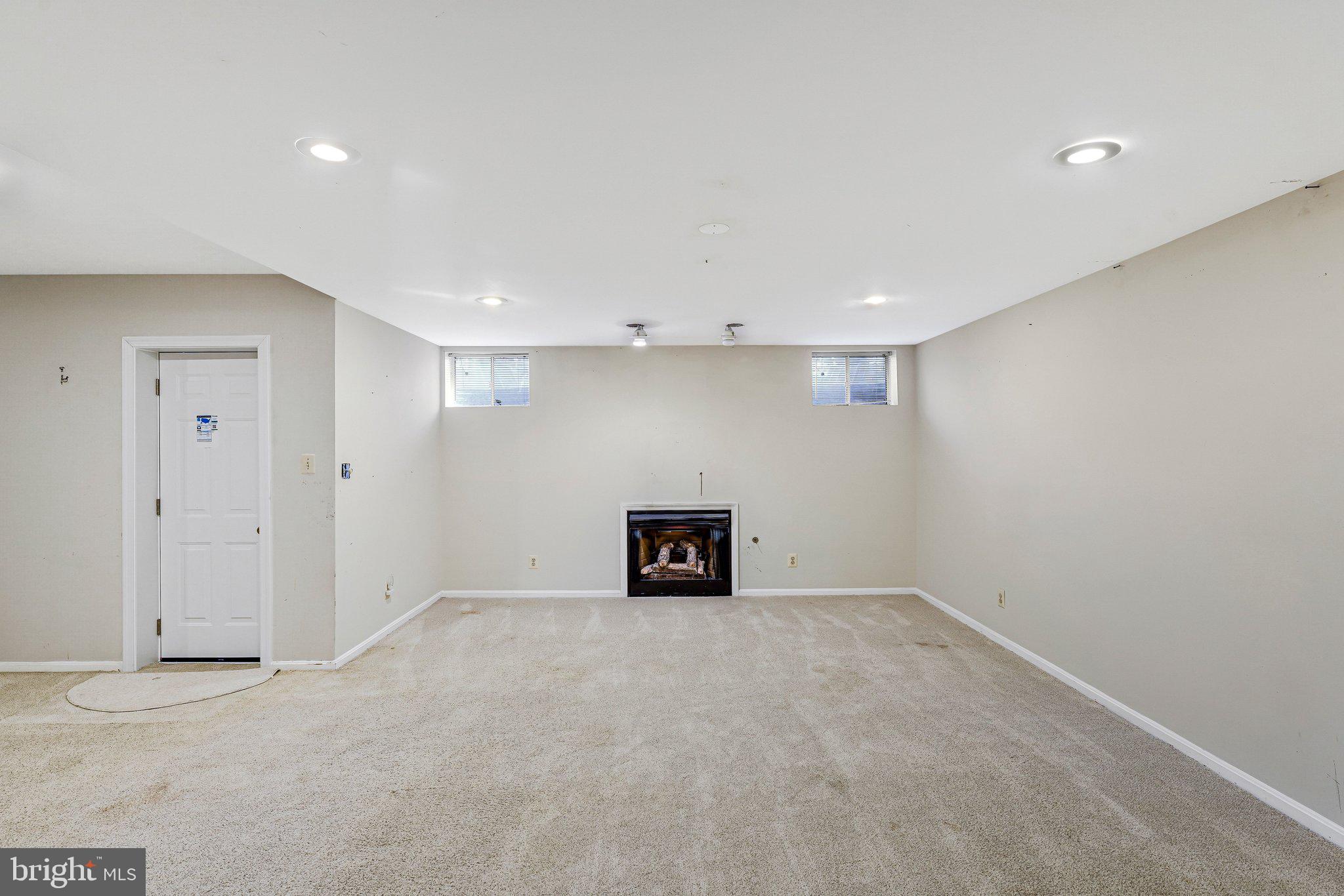 EDGEWATER - Residential