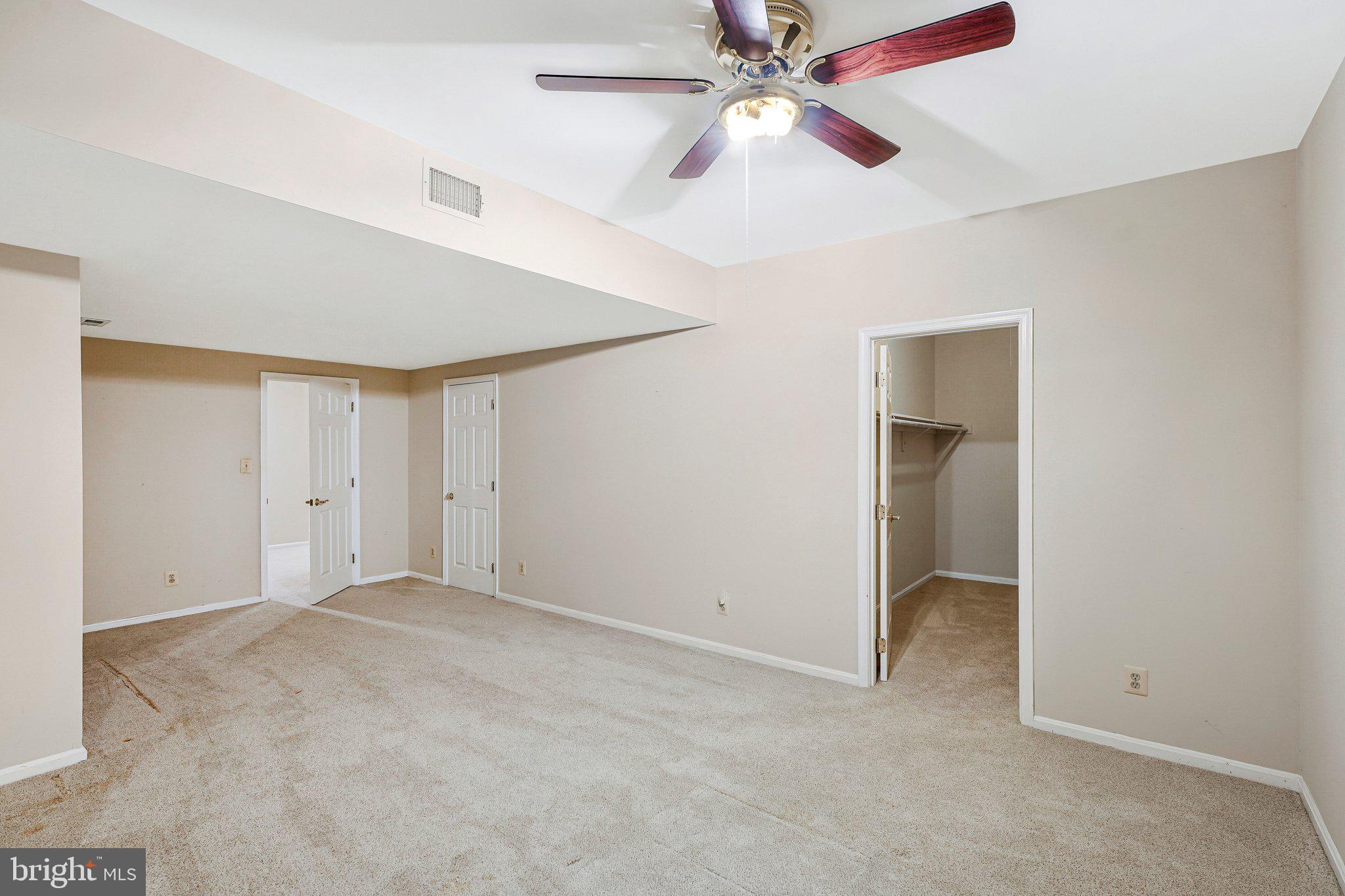 EDGEWATER - Residential