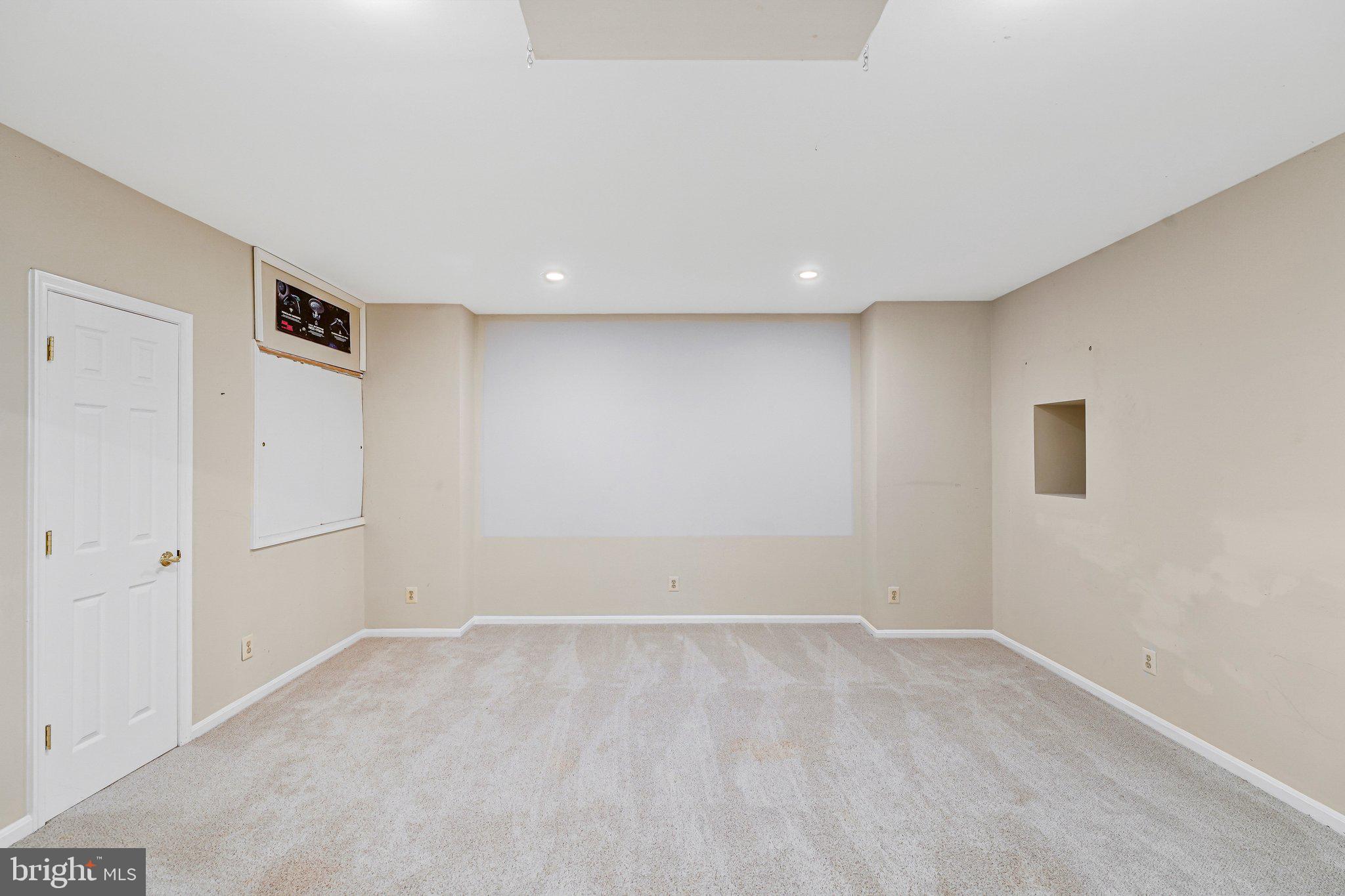 EDGEWATER - Residential