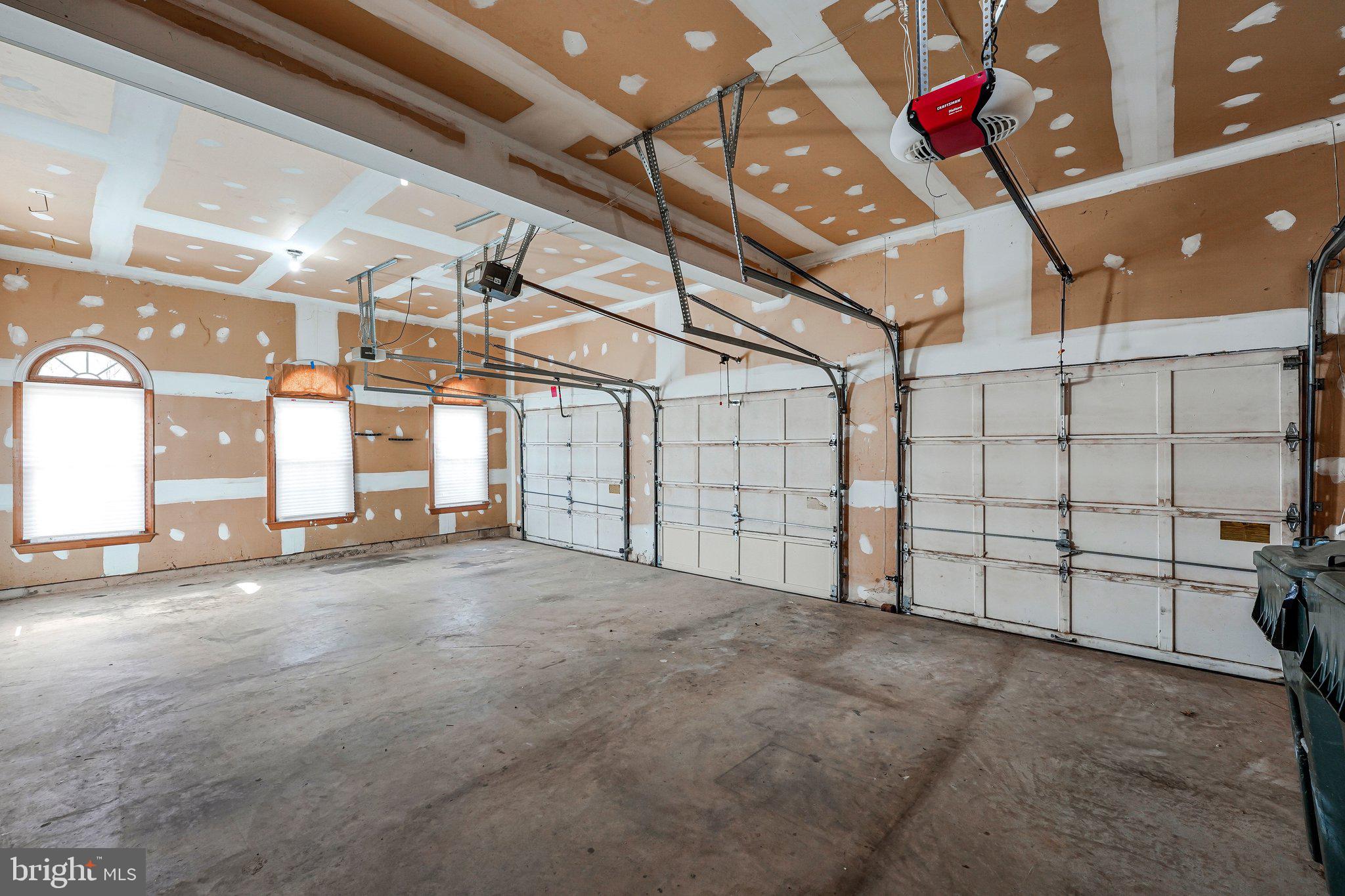 EDGEWATER - Residential