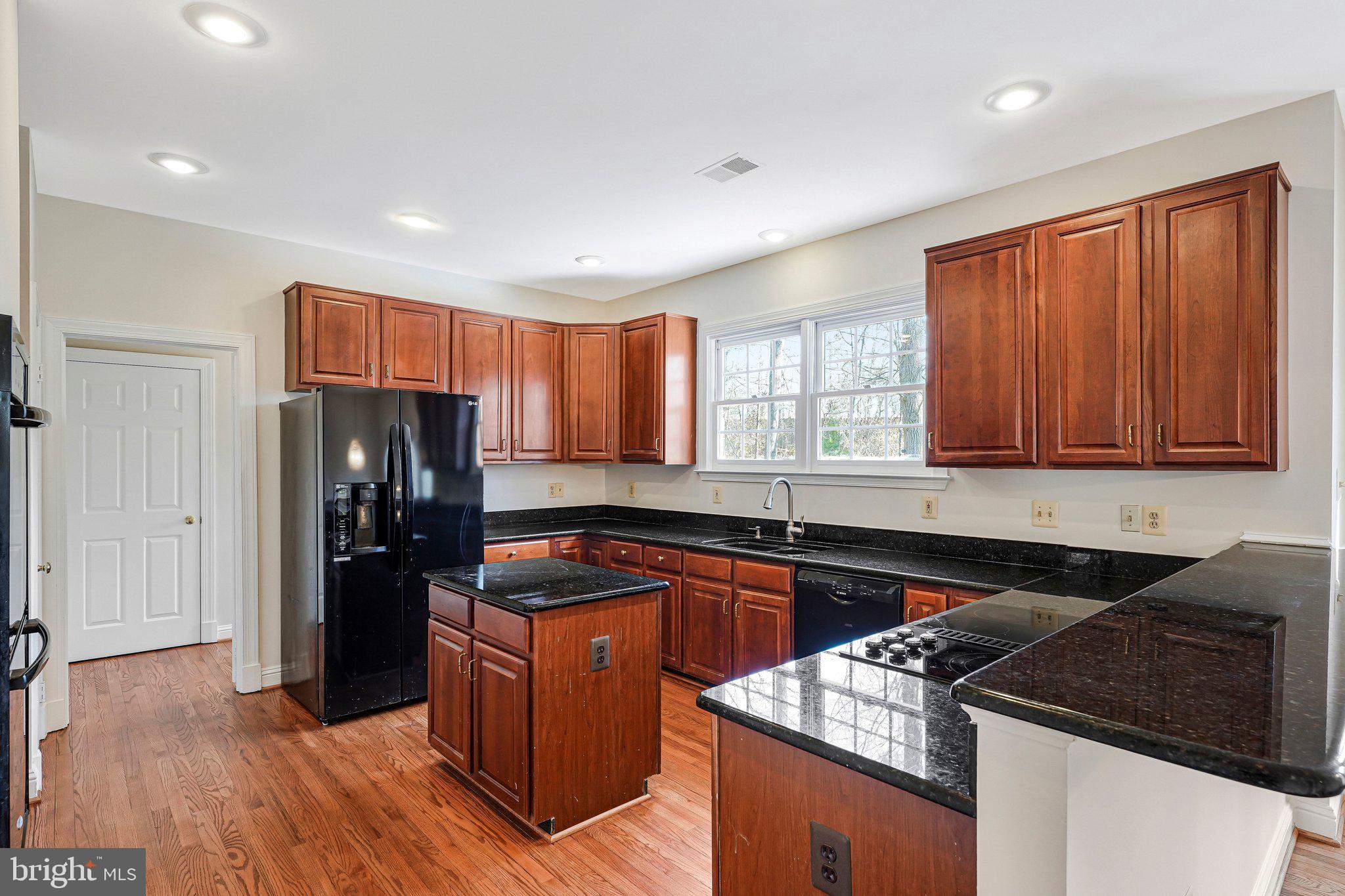 EDGEWATER - Residential