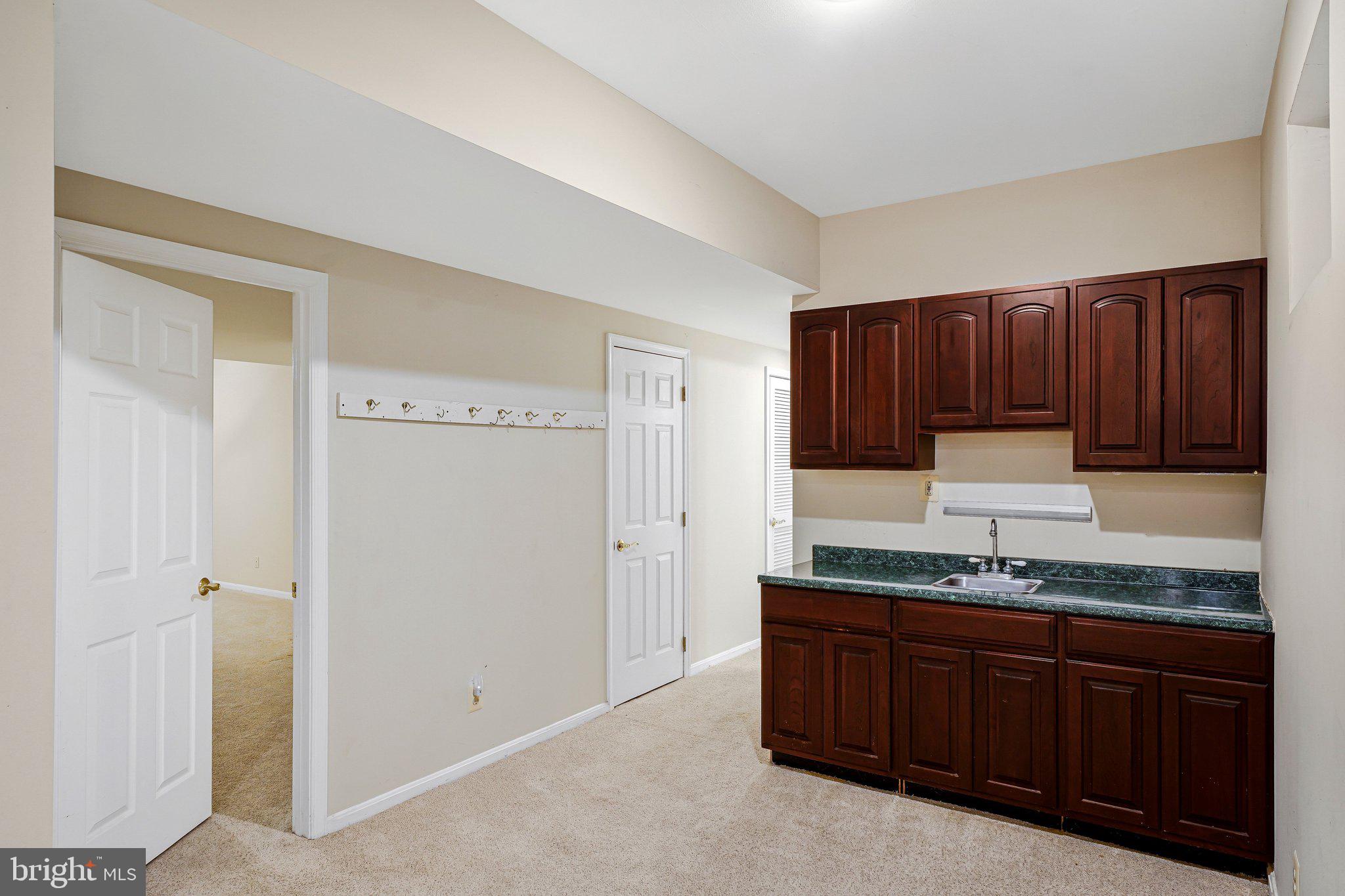 EDGEWATER - Residential