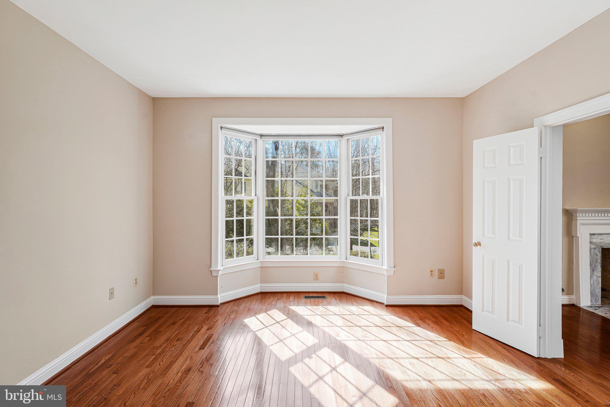 EDGEWATER - Residential