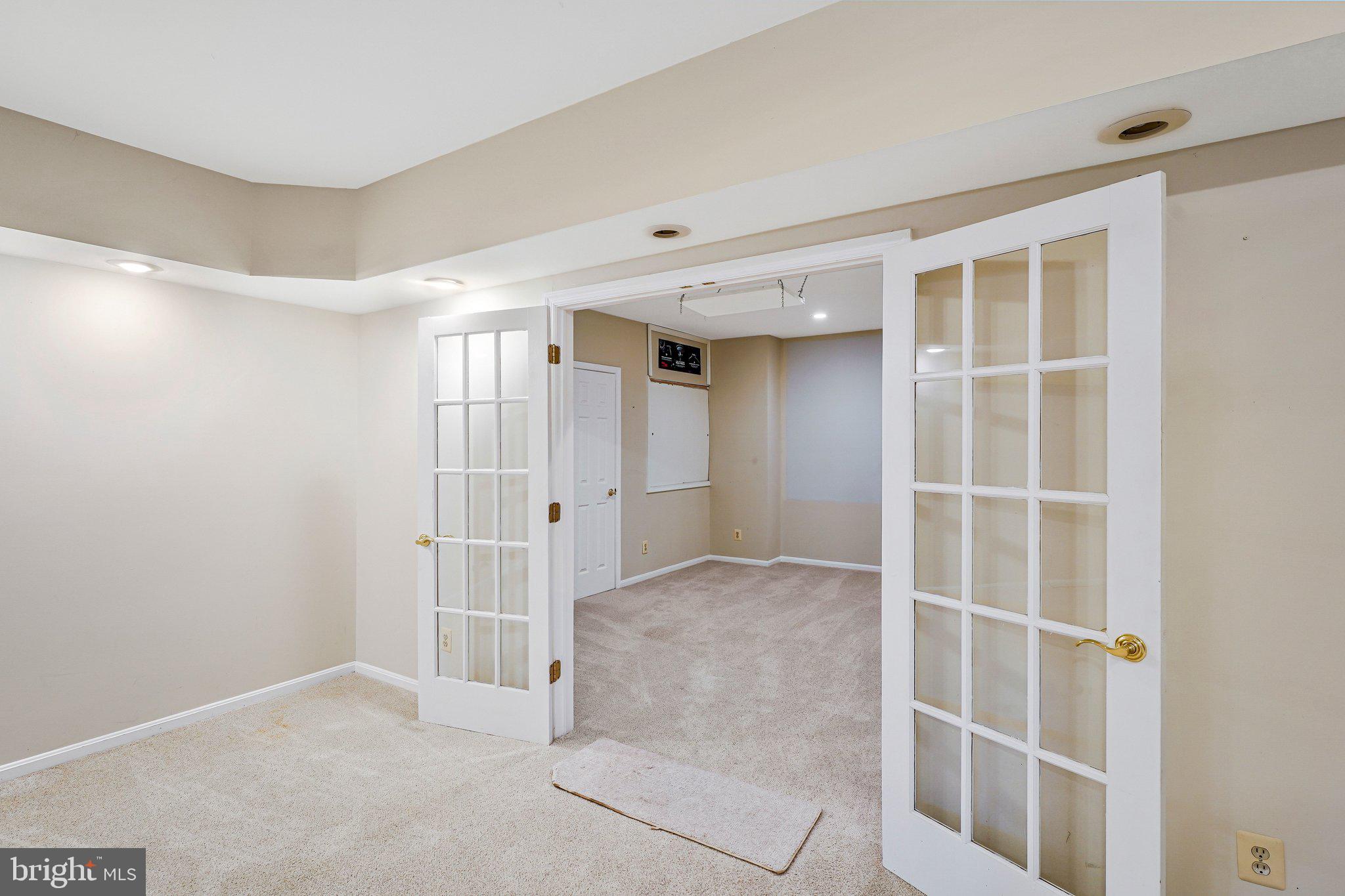 EDGEWATER - Residential