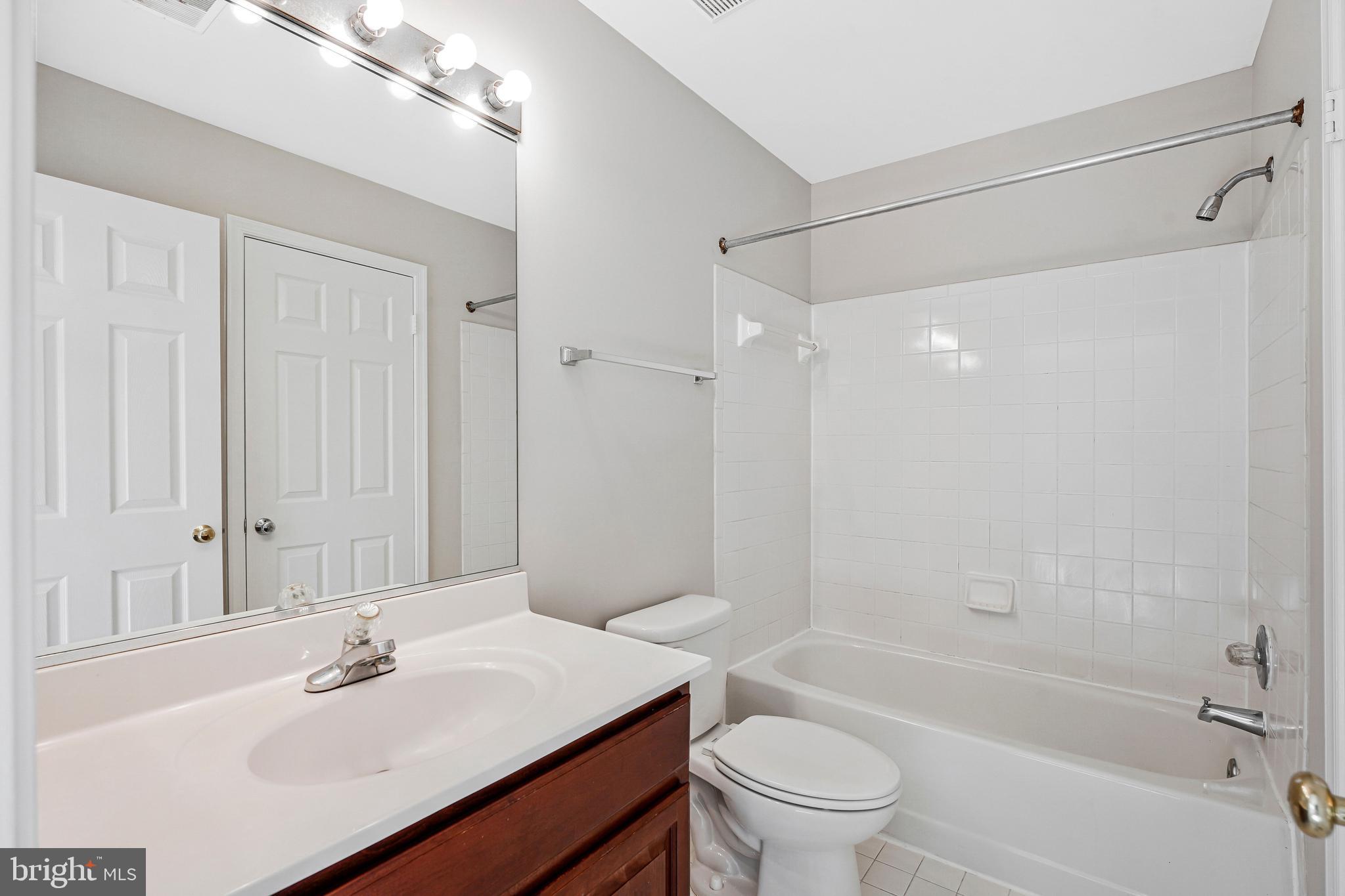 EDGEWATER - Residential