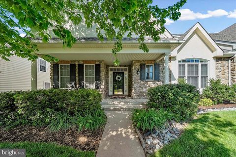 Townhouse For Sale - 4 N Henley Drive<br/> Chester County, AVONDALE, PA 19311