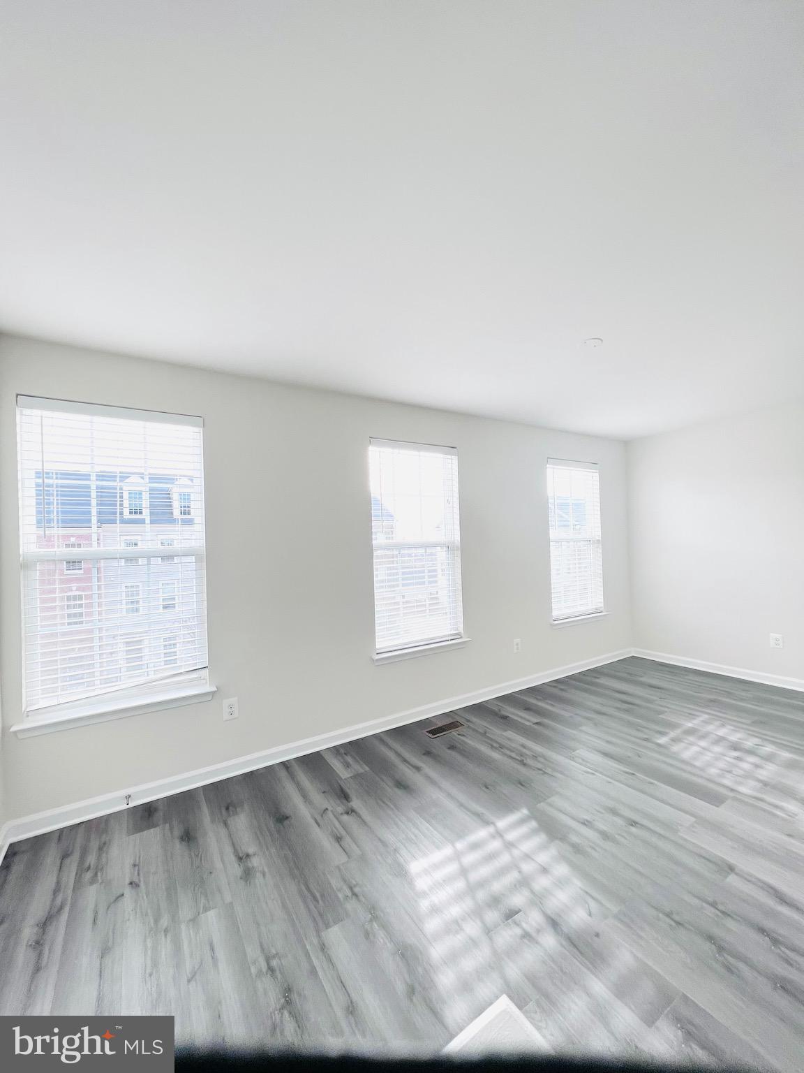 EMBREY MILL - Residential Lease